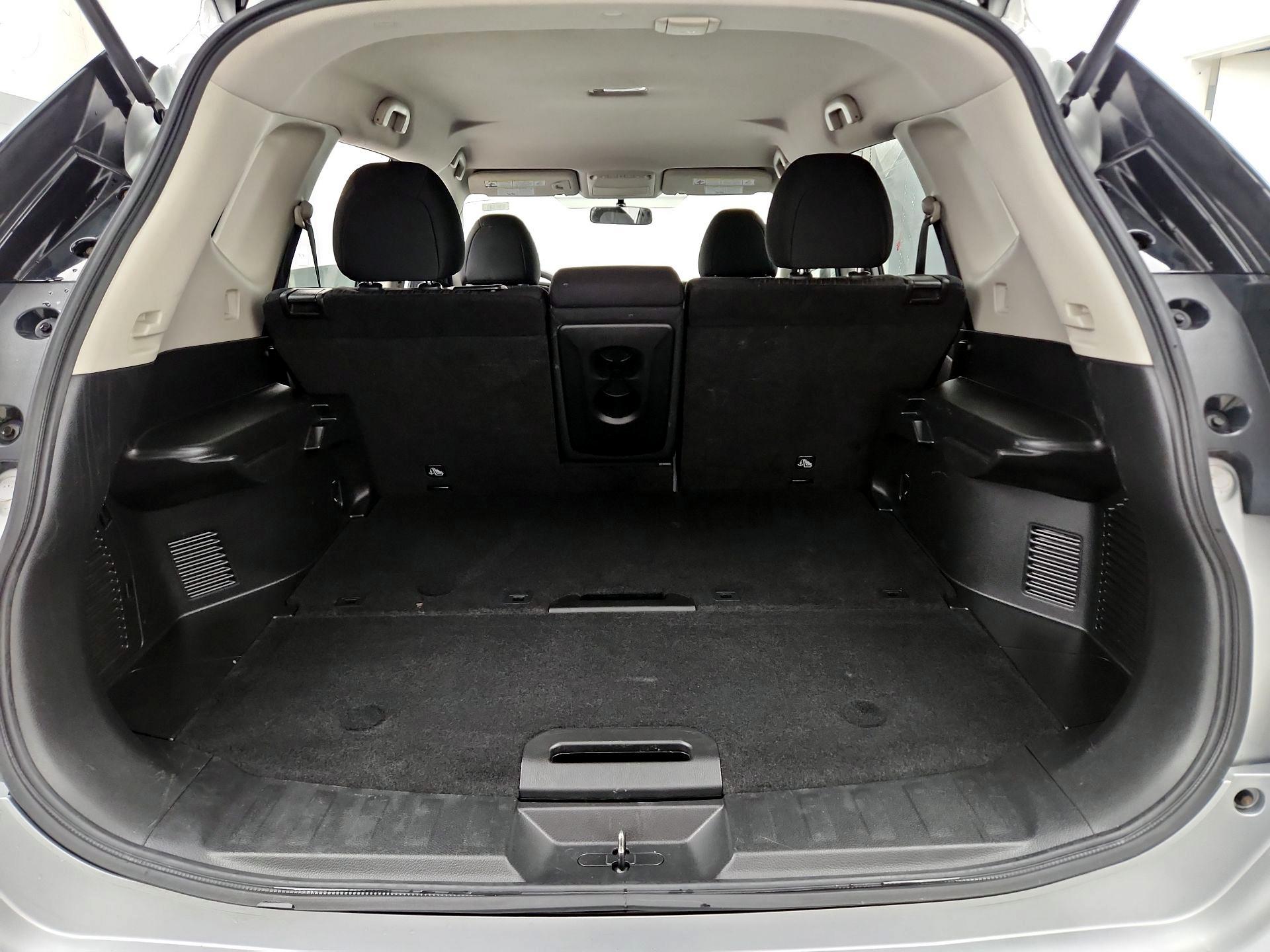 Thumbnail: 2017 Nissan Rogue - 20