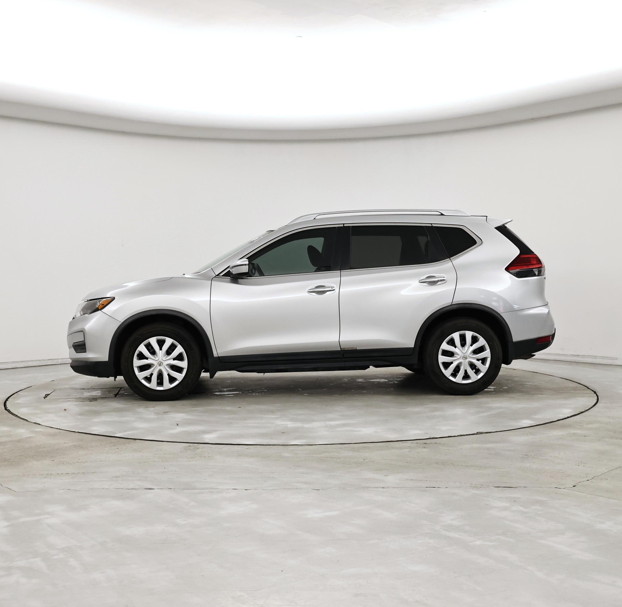 Thumbnail: 2017 Nissan Rogue - 3