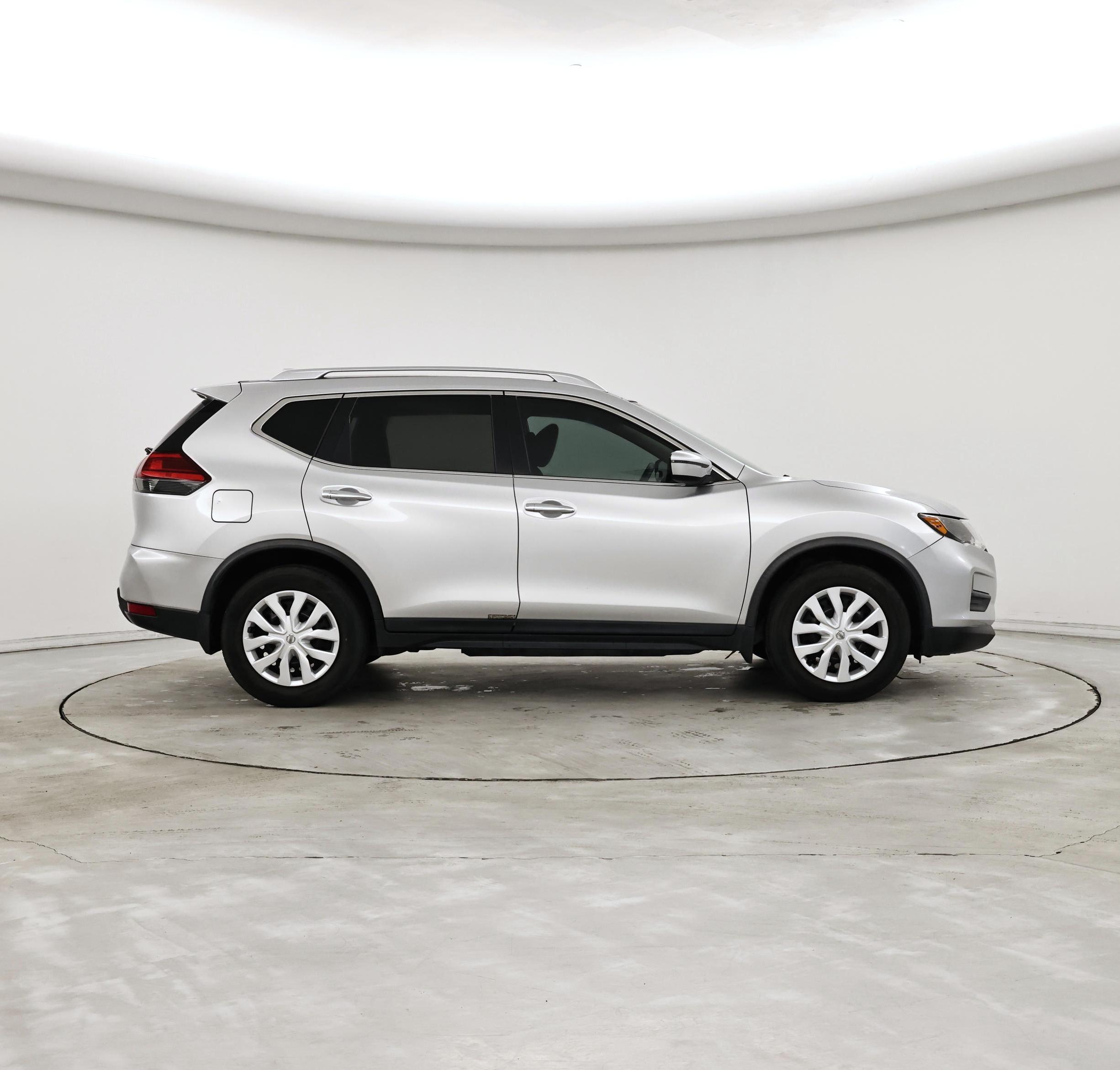 Thumbnail: 2017 Nissan Rogue - 7