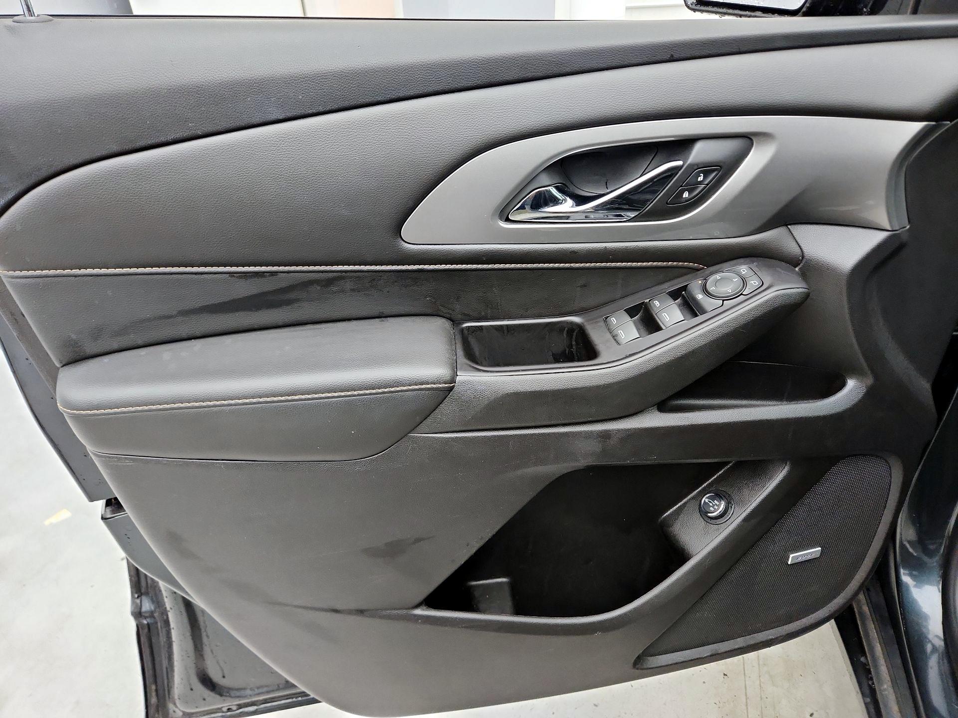 Thumbnail: 2018 Chevrolet Traverse - 12