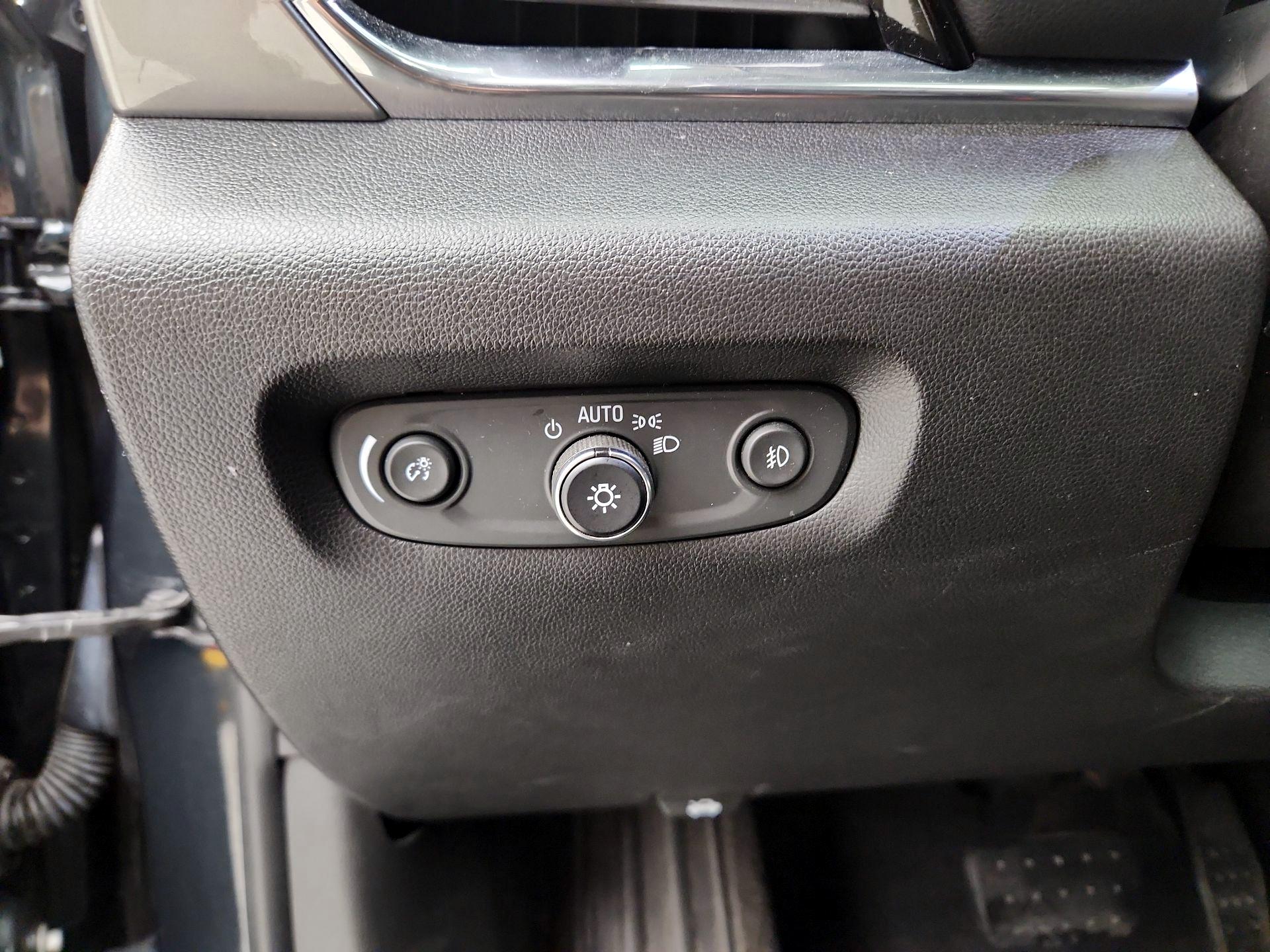 Thumbnail: 2018 Chevrolet Traverse - 13