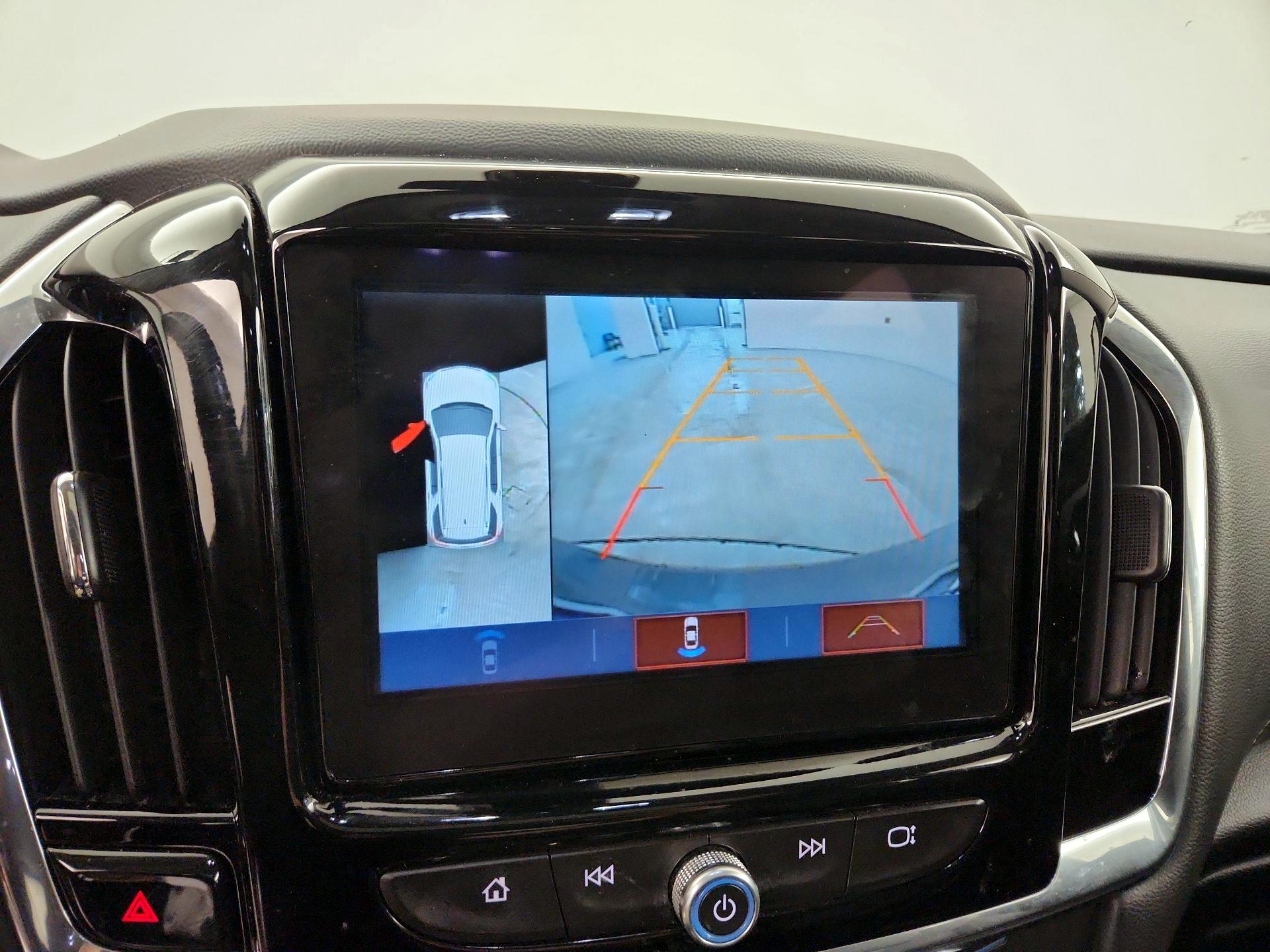 Thumbnail: 2018 Chevrolet Traverse - 15