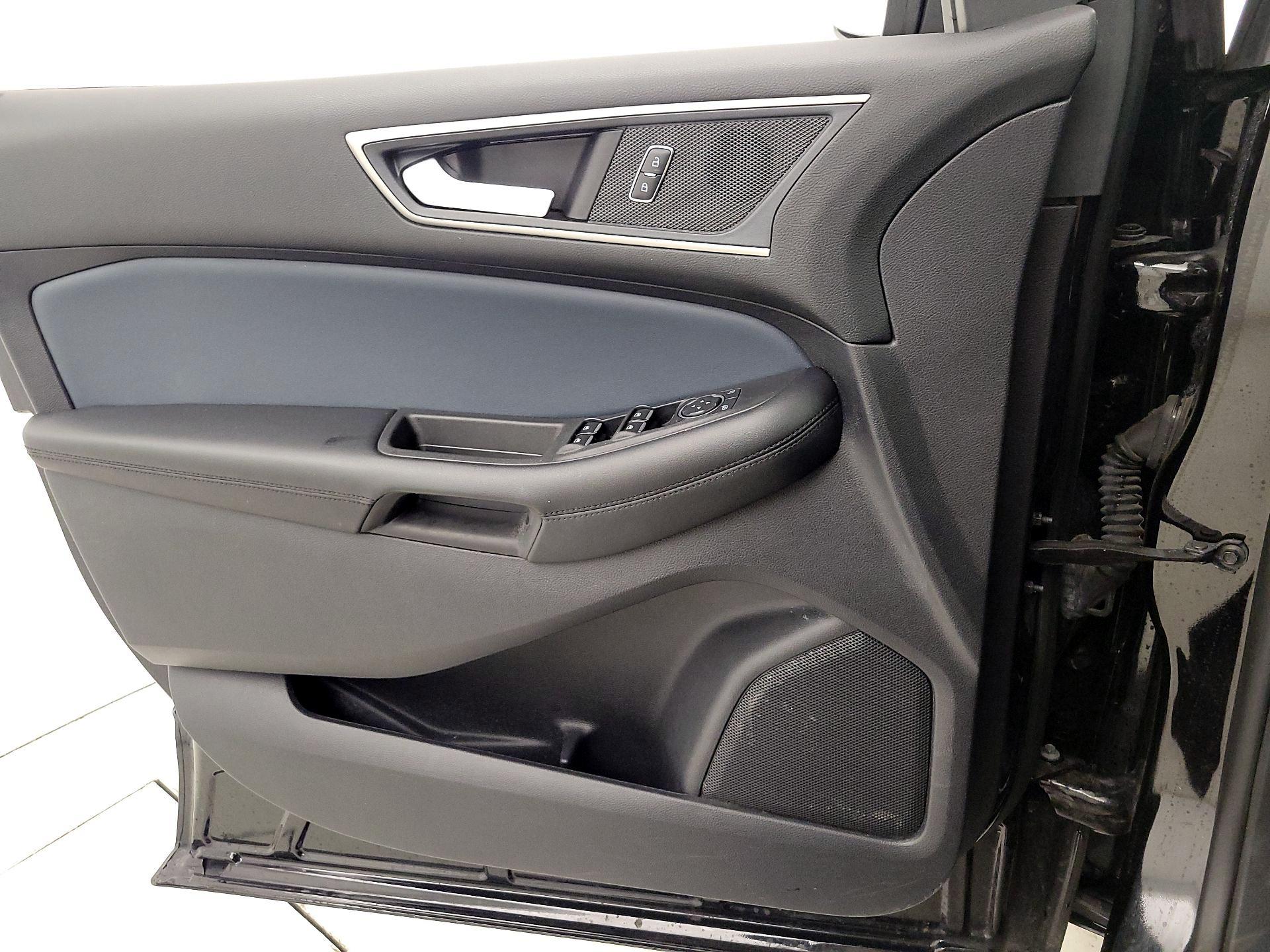 Thumbnail: 2022 Ford Edge - 12