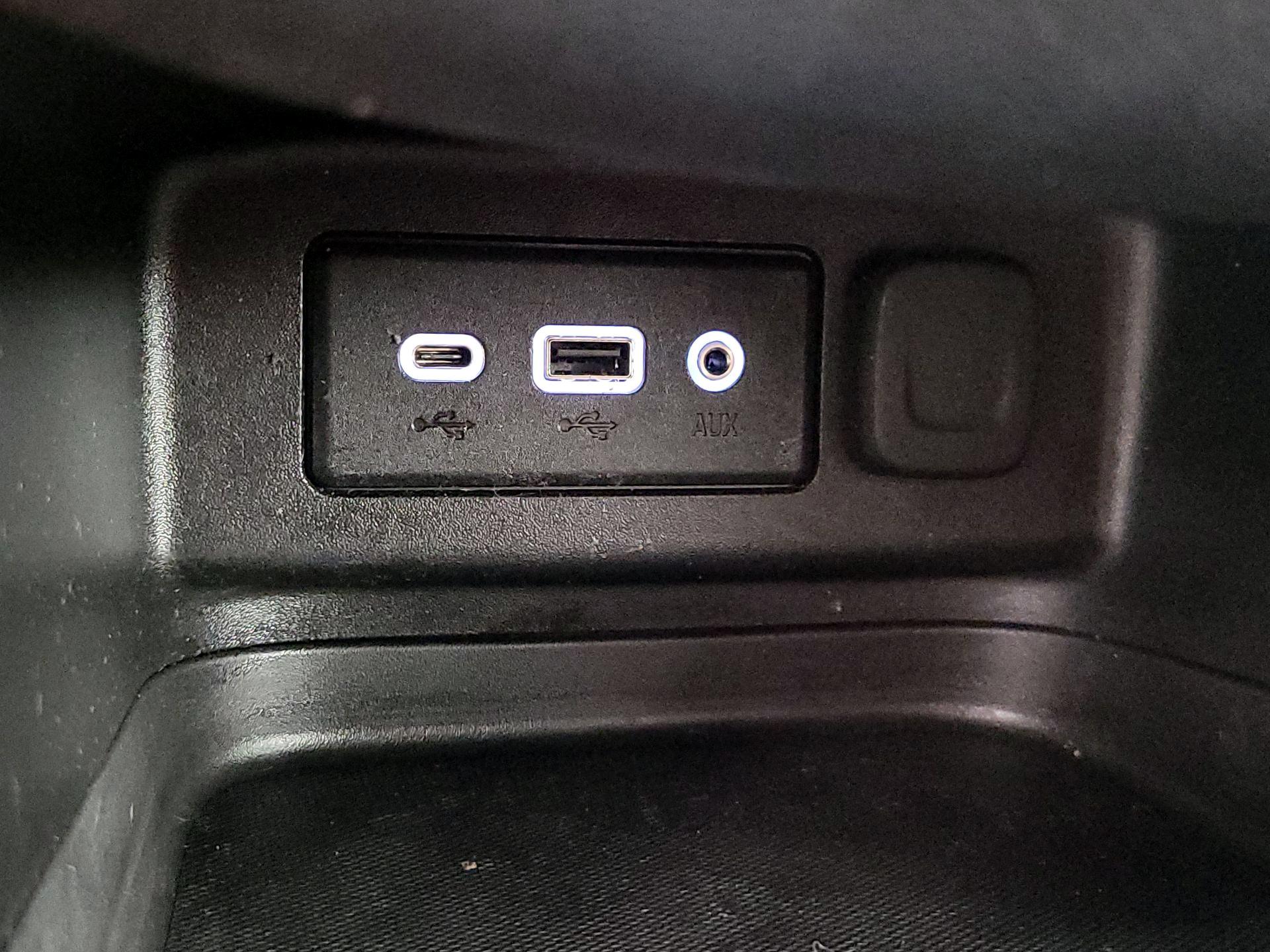 Thumbnail: 2022 Chevrolet Equinox - 18