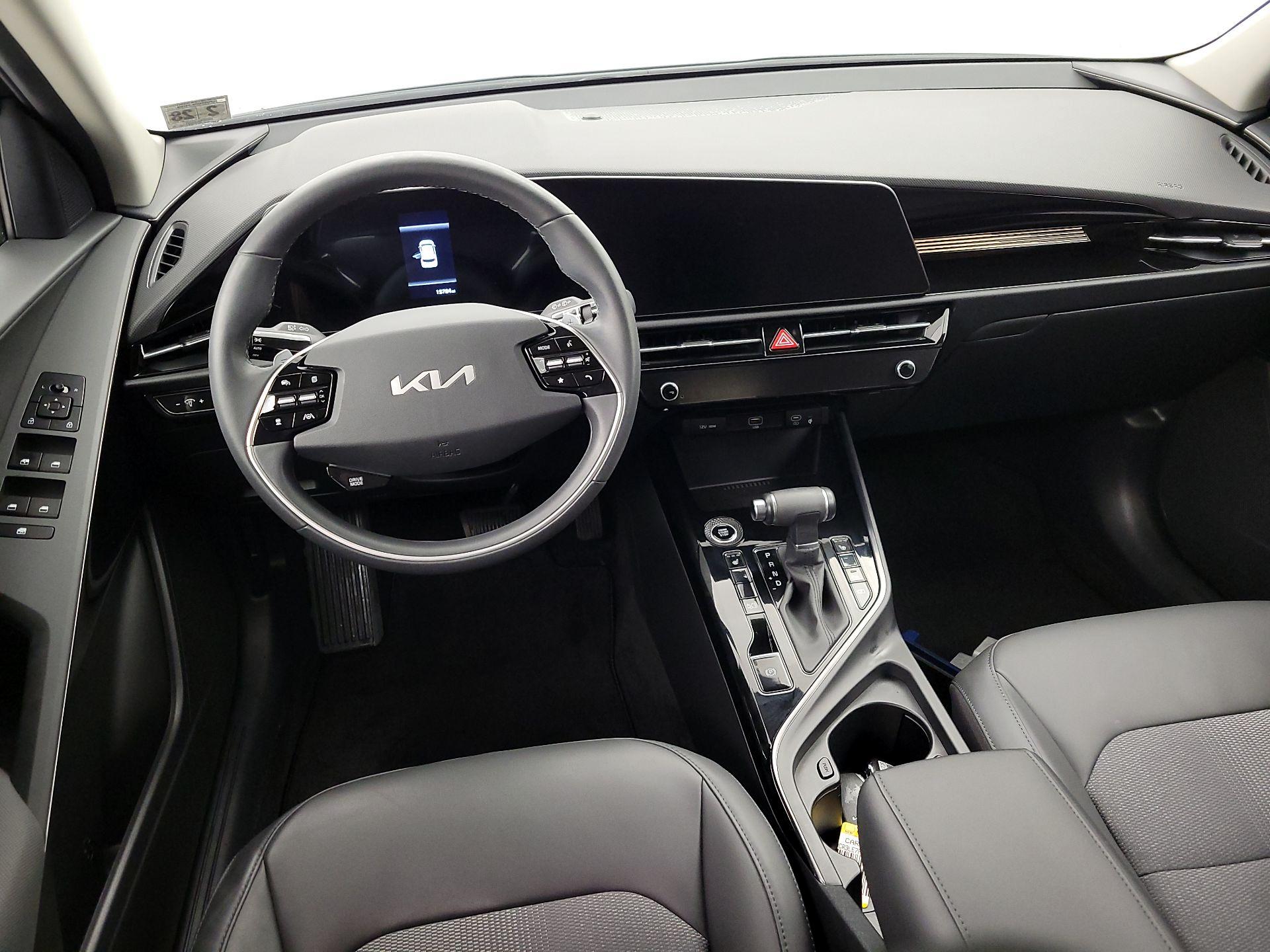 Thumbnail: 2023 Kia Niro - 9