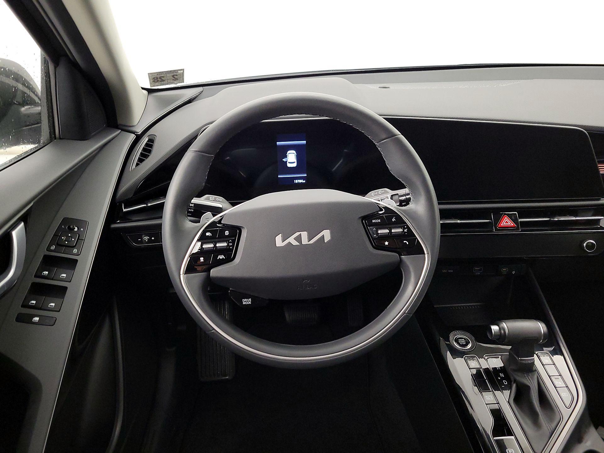 Thumbnail: 2023 Kia Niro - 10