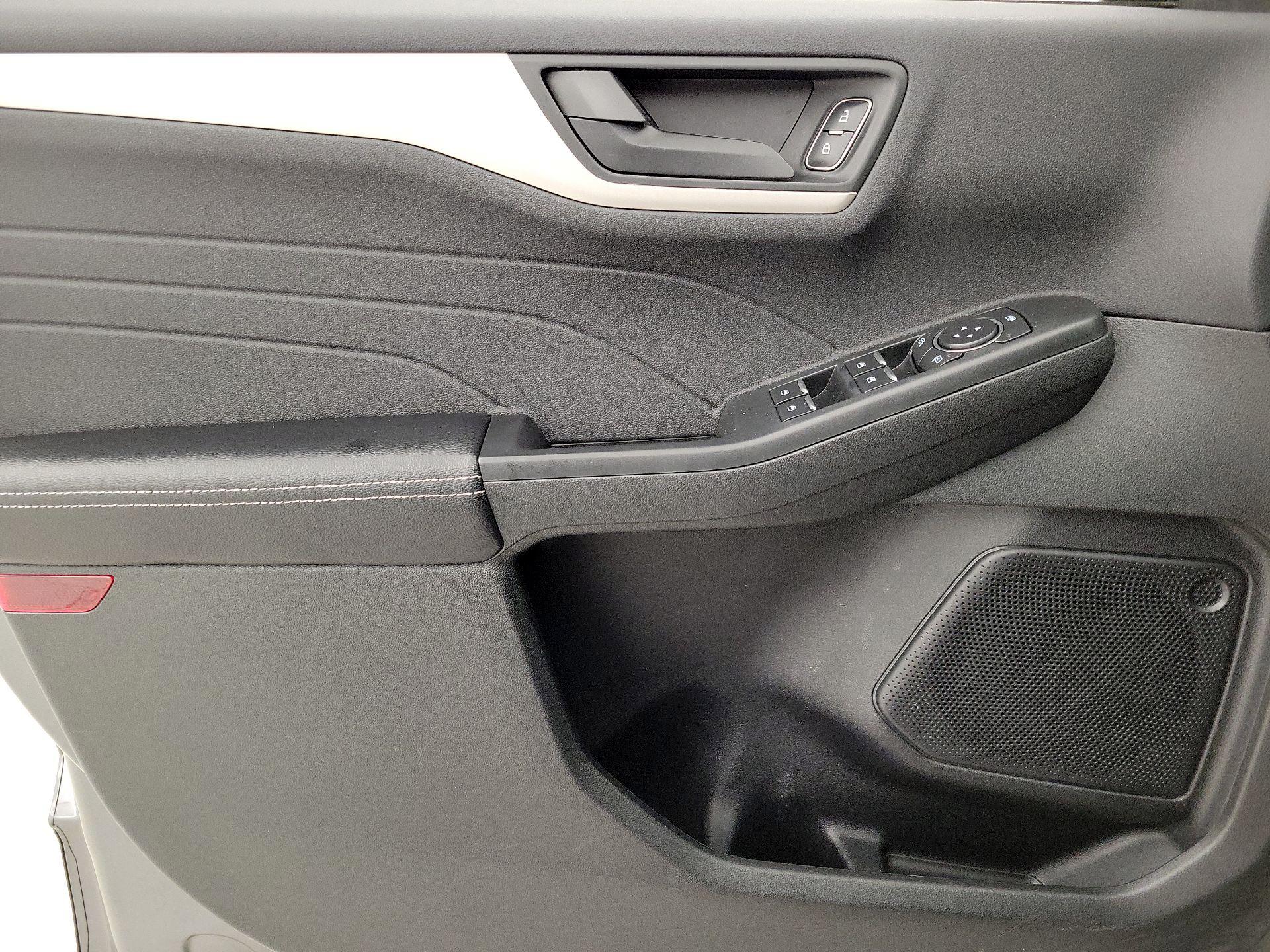 Thumbnail: 2022 Ford Escape - 12