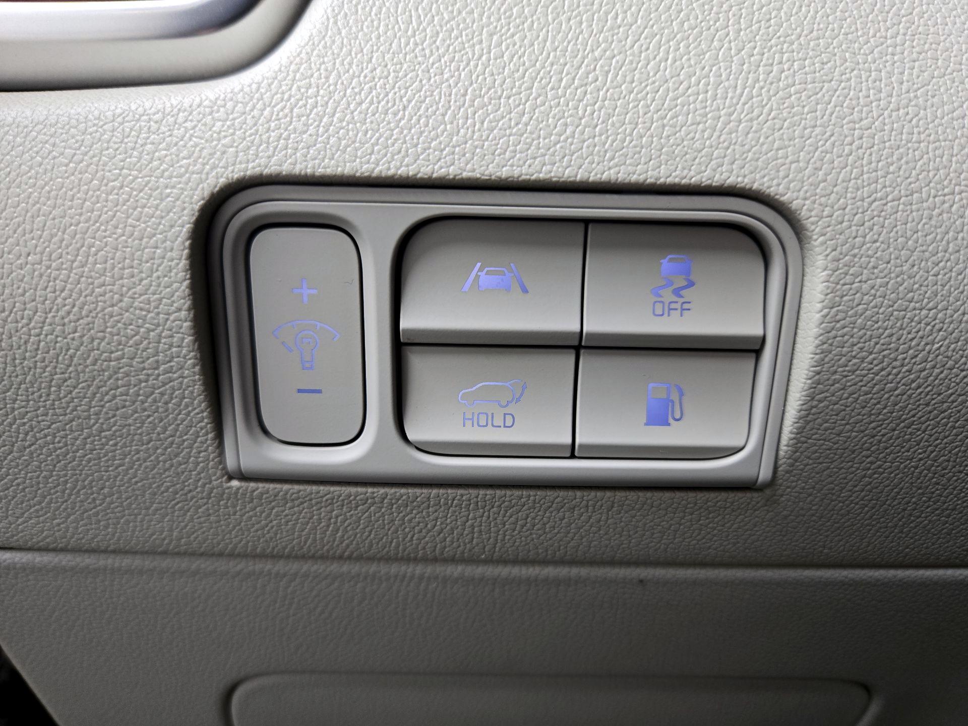 Thumbnail: 2023 Kia Sorento - 13