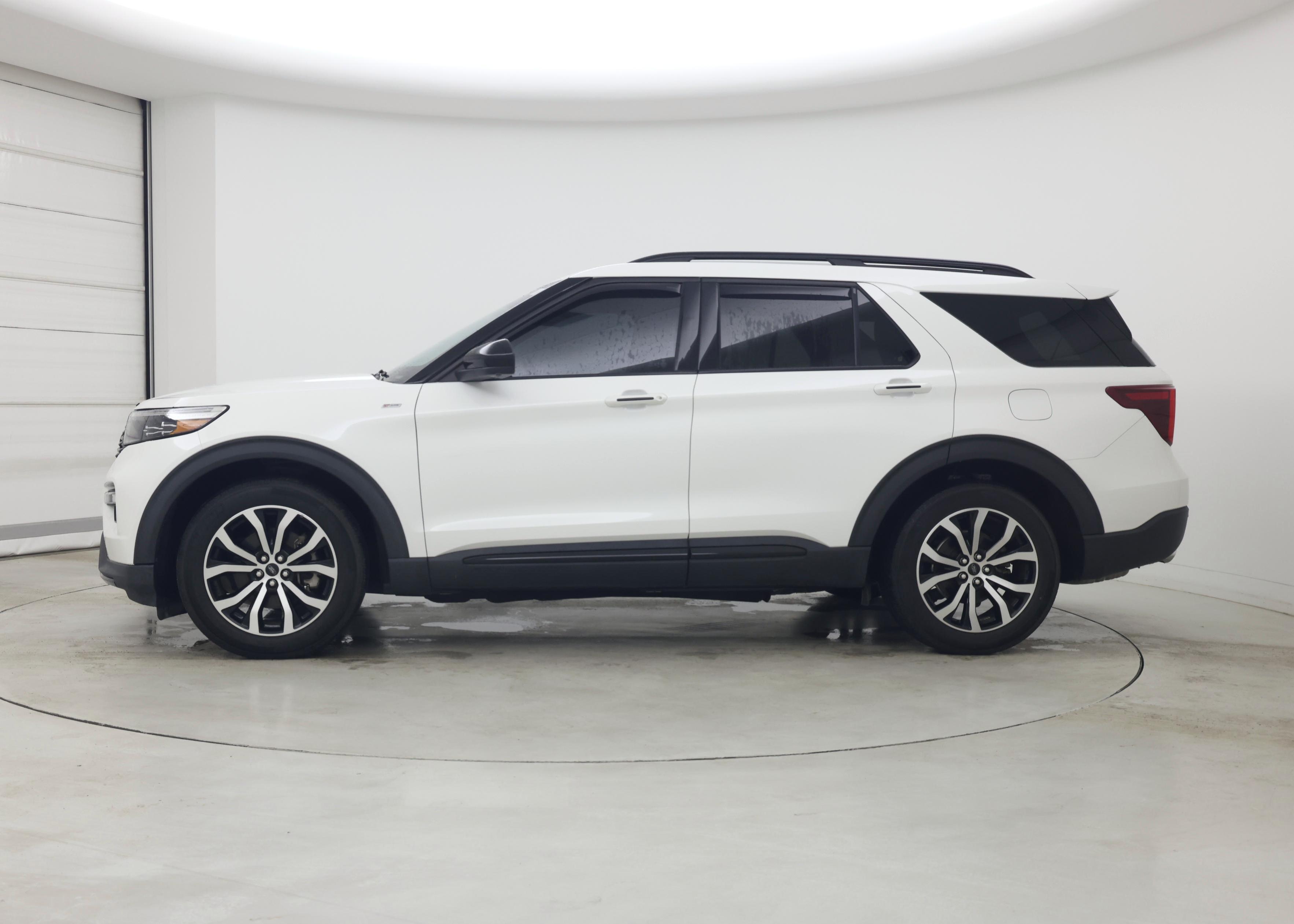Thumbnail: 2022 Ford Explorer - 3
