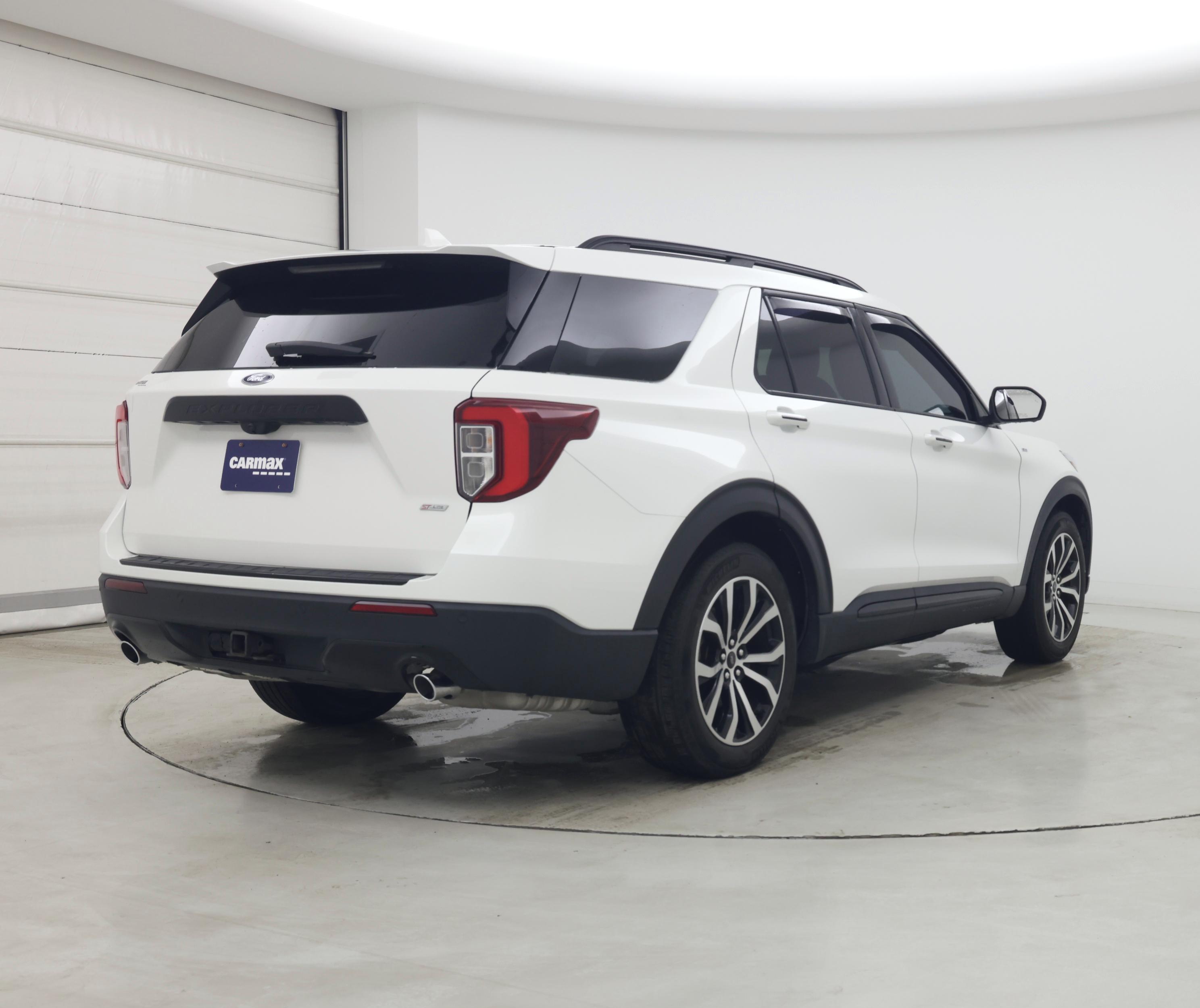 Thumbnail: 2022 Ford Explorer - 8