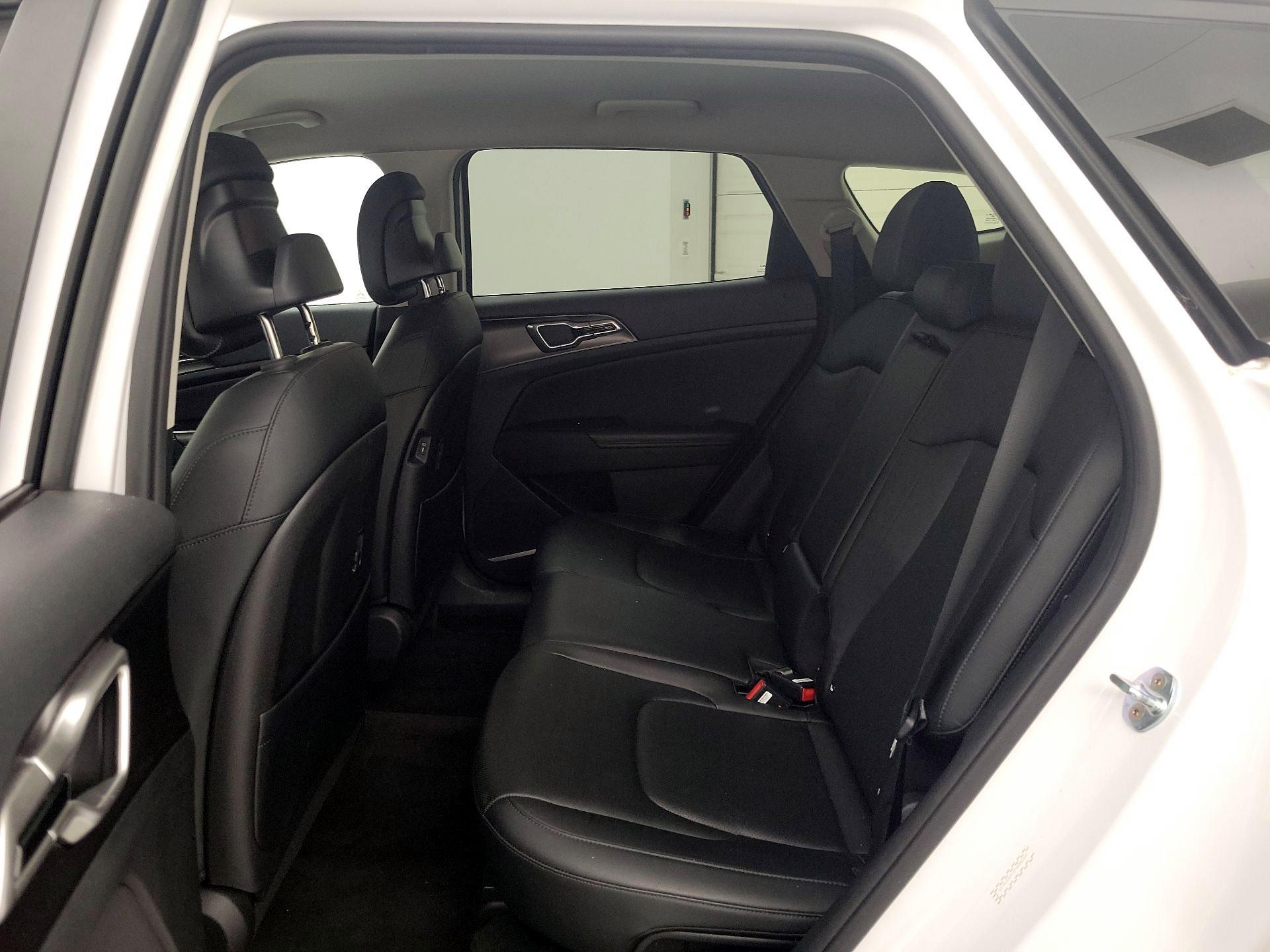 Thumbnail: 2023 Kia Sportage - 20