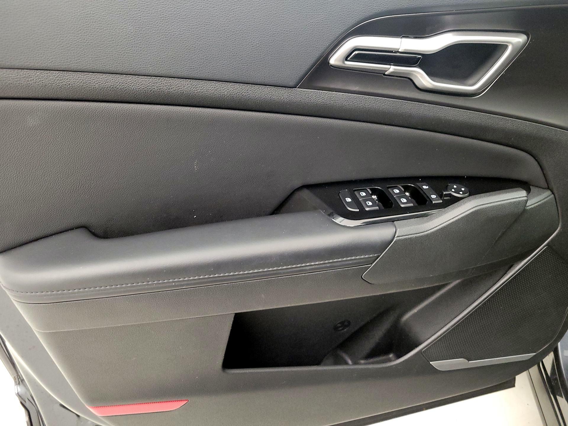 Thumbnail: 2023 Kia Sportage - 12