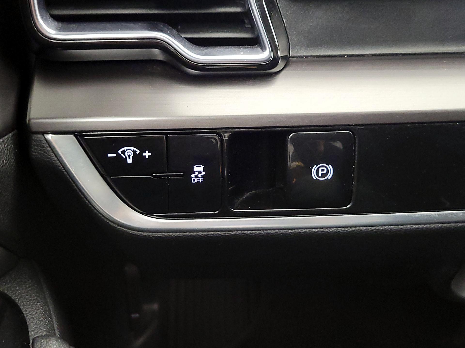 Thumbnail: 2023 Kia Sportage - 13