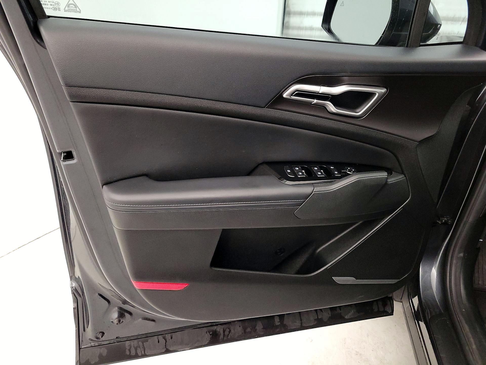 Thumbnail: 2023 Kia Sportage - 12