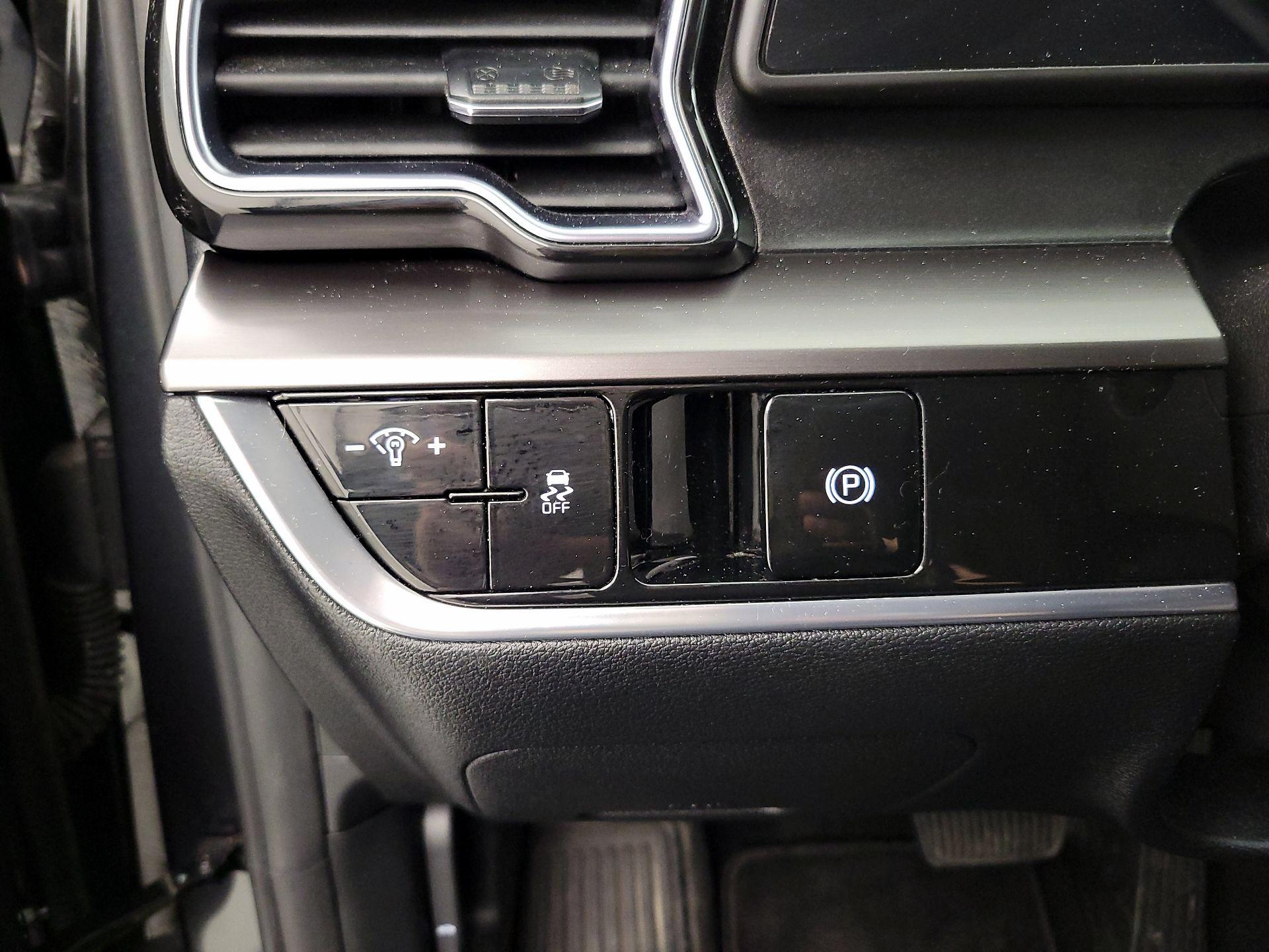 Thumbnail: 2023 Kia Sportage - 13