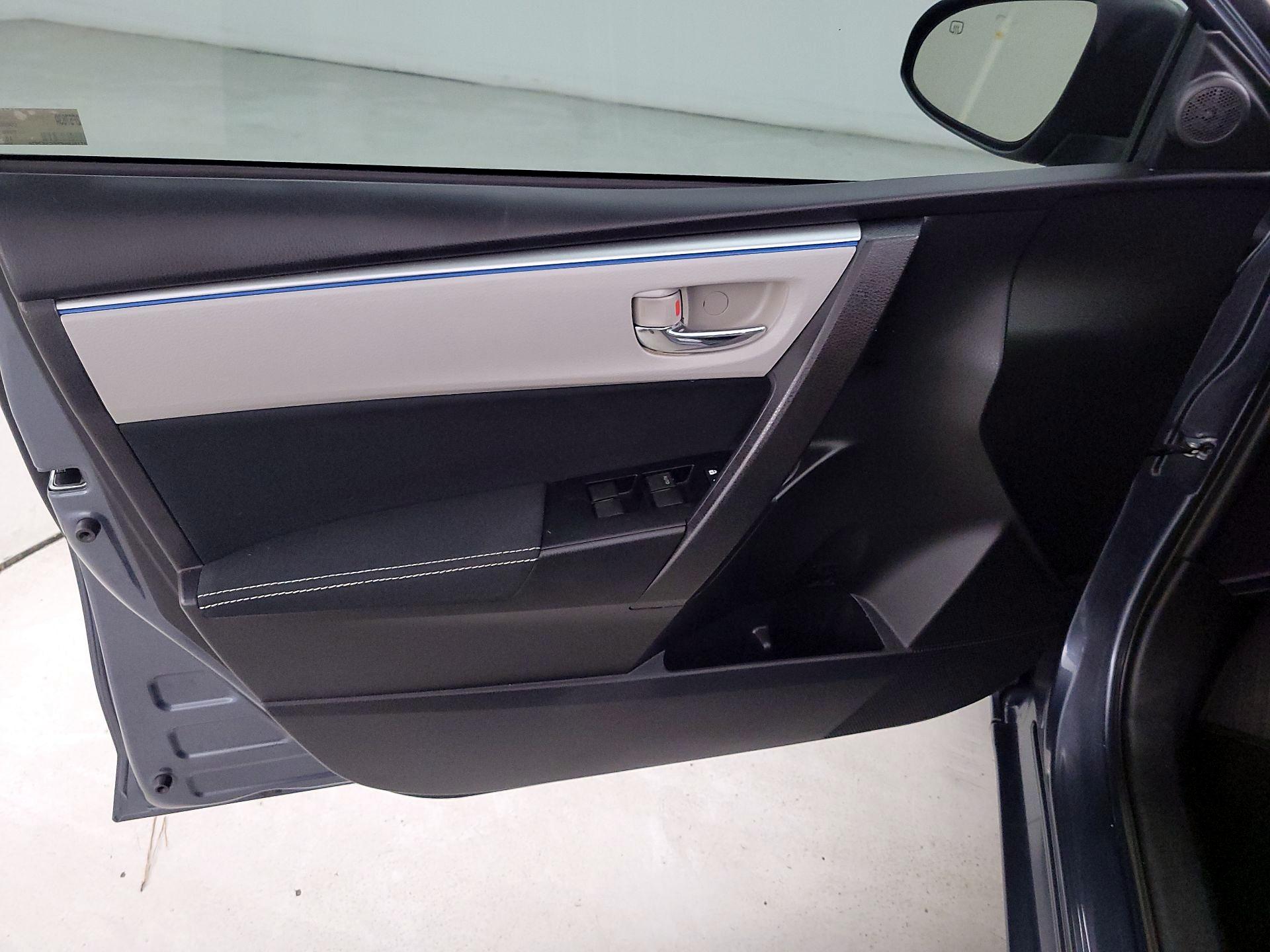 Thumbnail: 2015 Toyota Corolla - 12