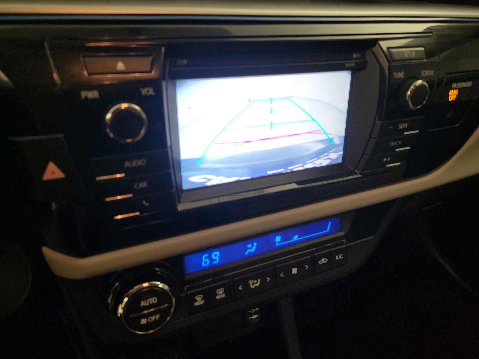 Thumbnail: 2015 Toyota Corolla - 14