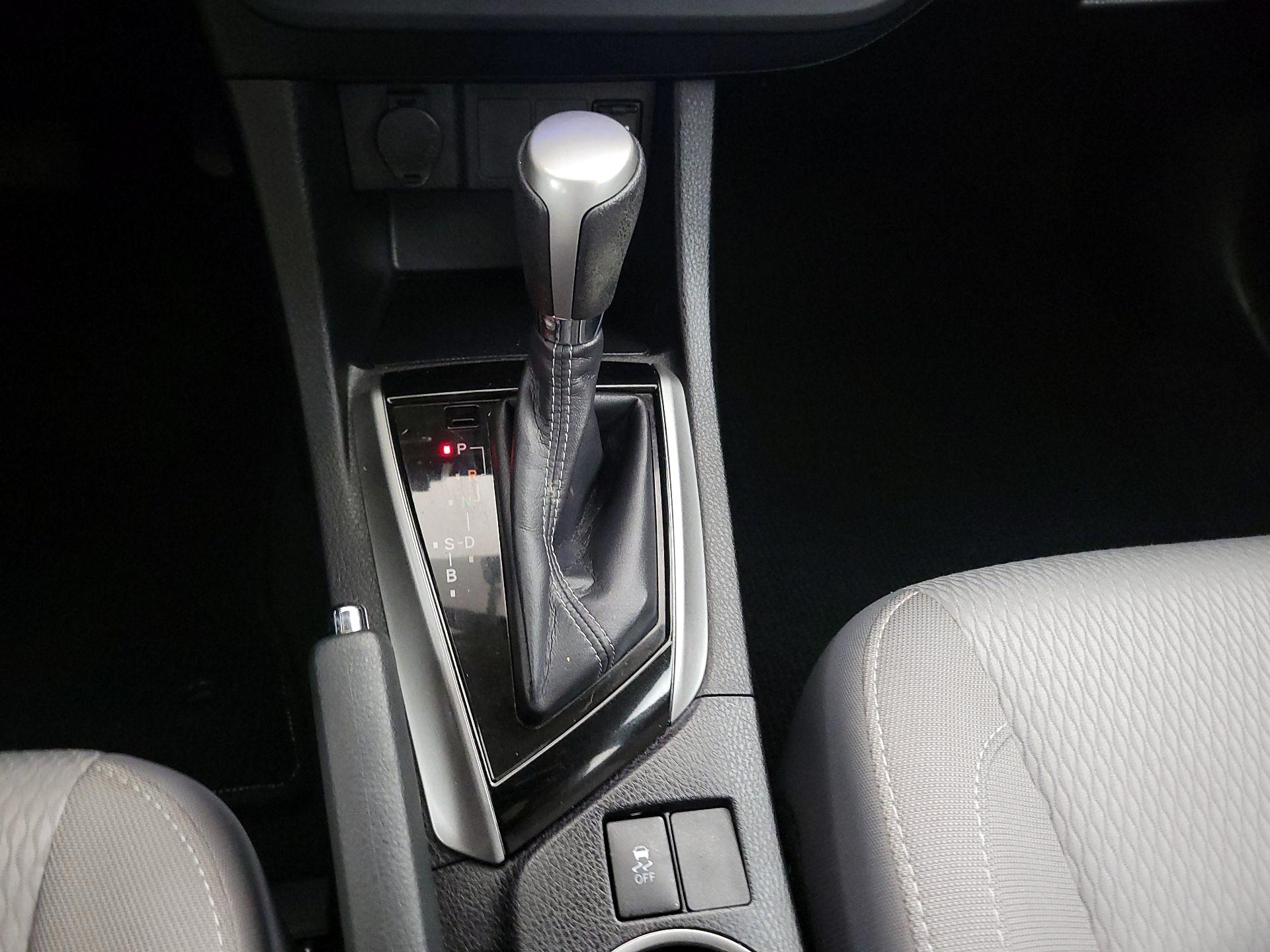 Thumbnail: 2015 Toyota Corolla - 17