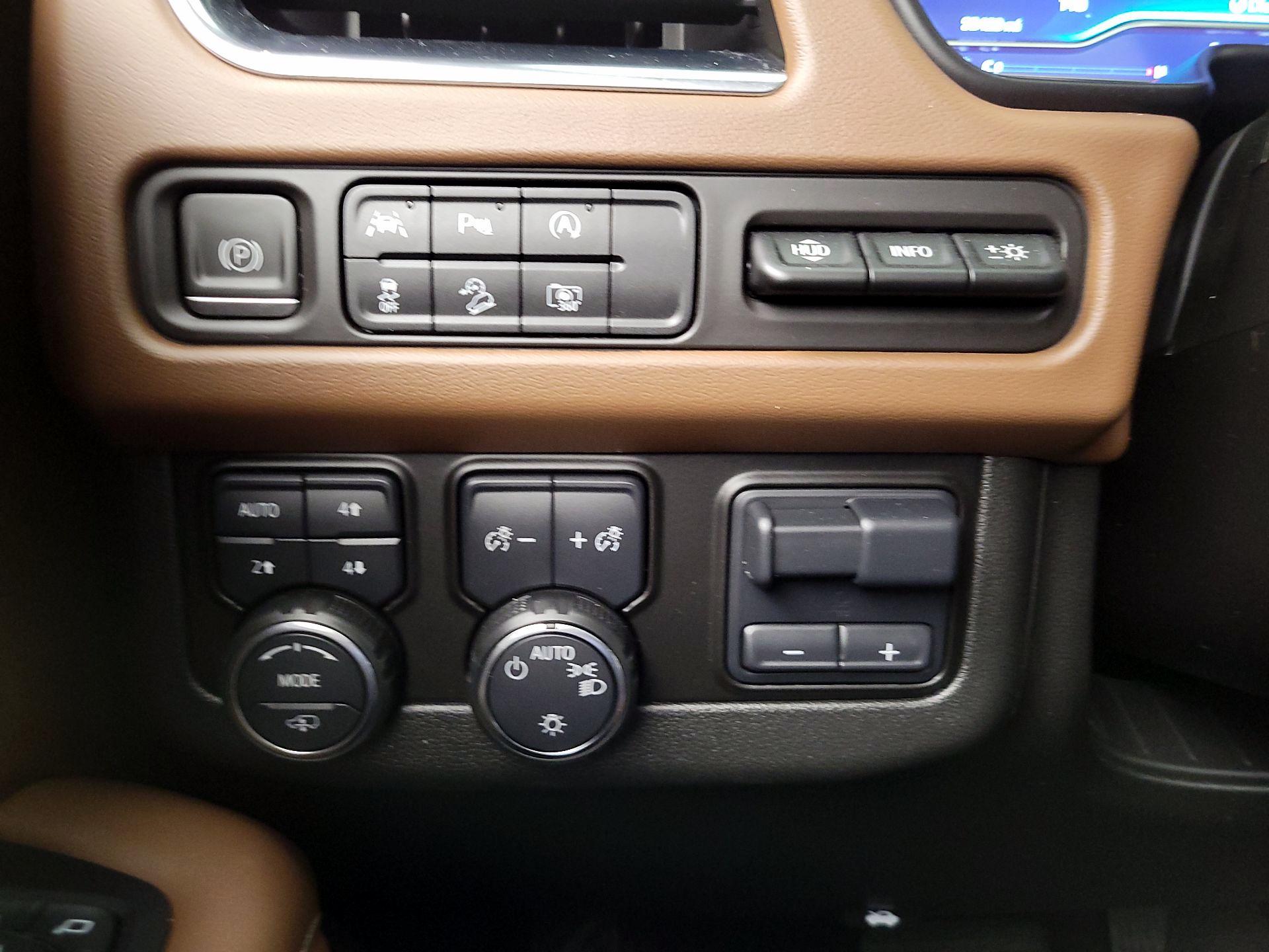 Thumbnail: 2023 Chevrolet Tahoe - 13