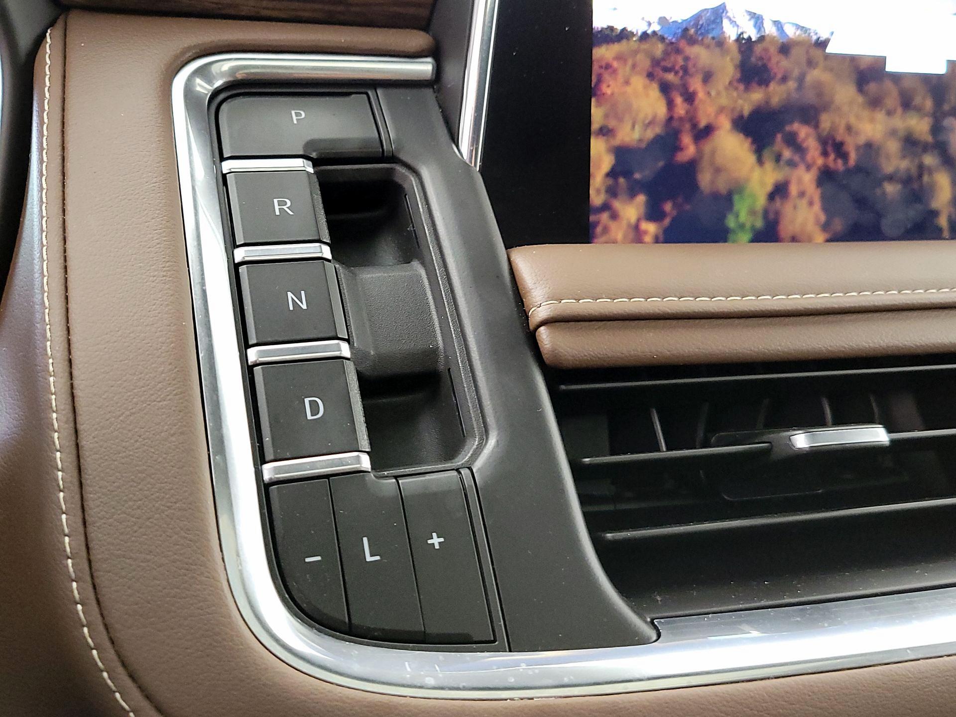 Thumbnail: 2023 Chevrolet Tahoe - 17