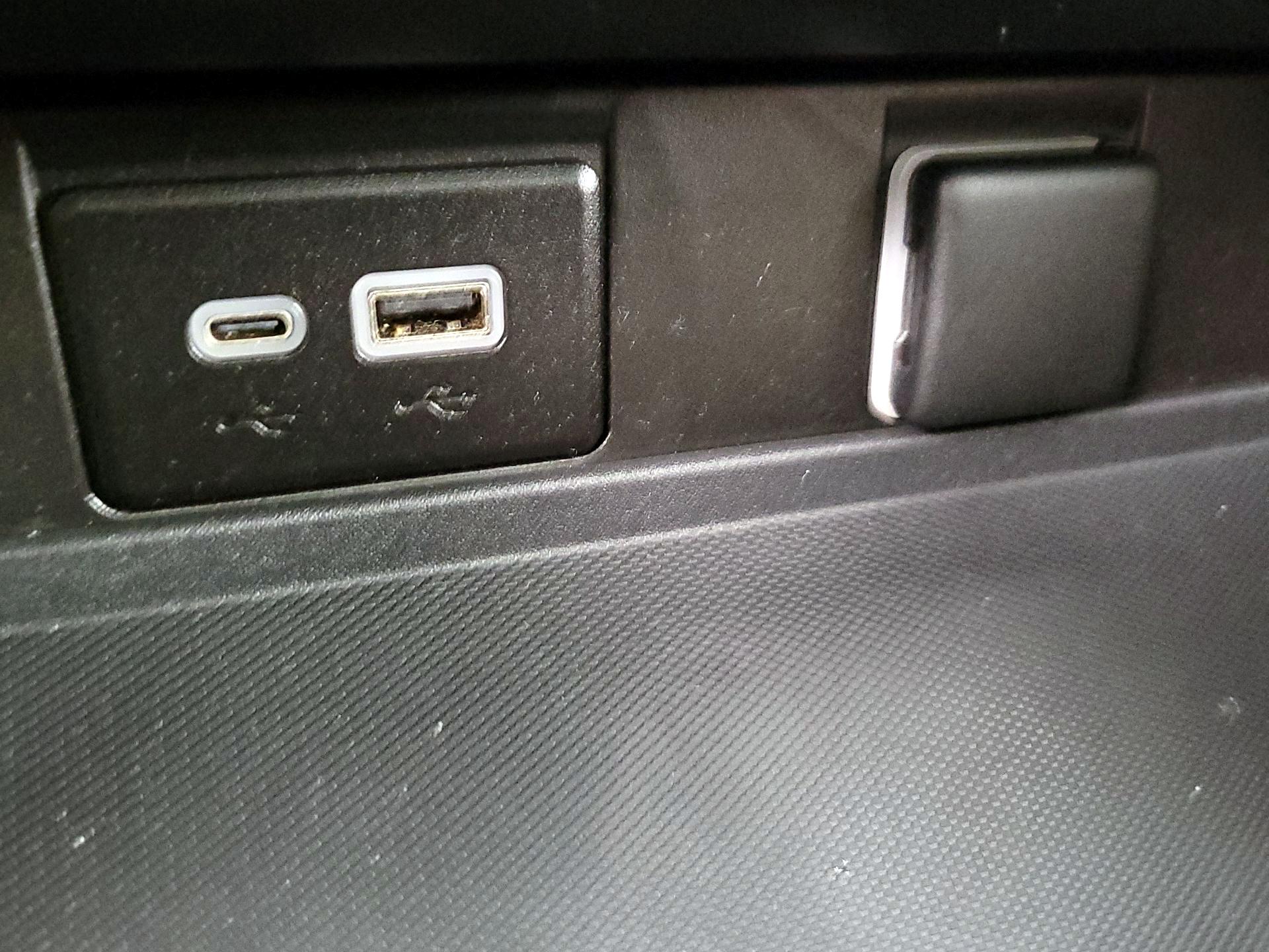 Thumbnail: 2023 Chevrolet Tahoe - 18