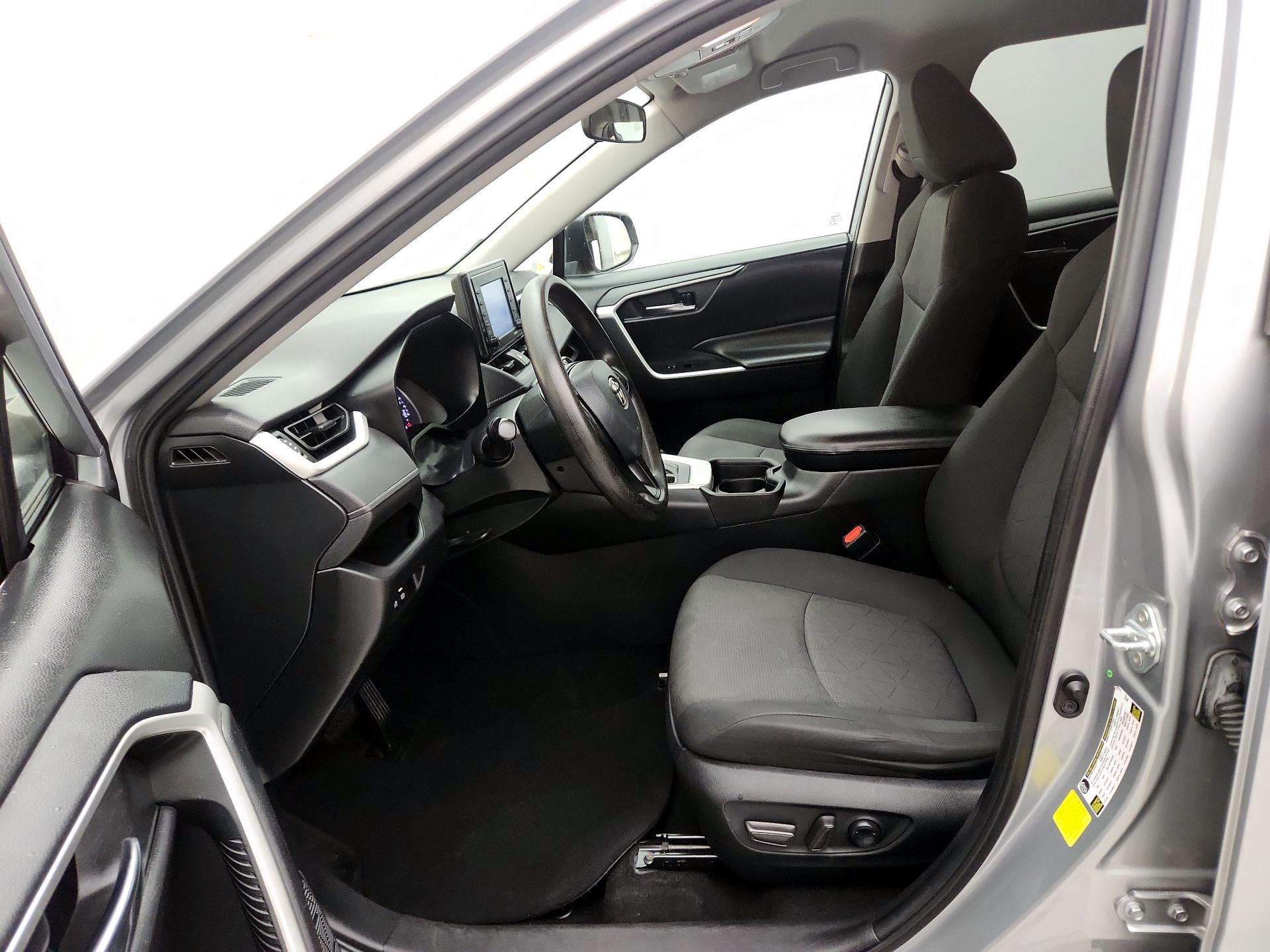 Thumbnail: 2021 Toyota RAV4 - 11