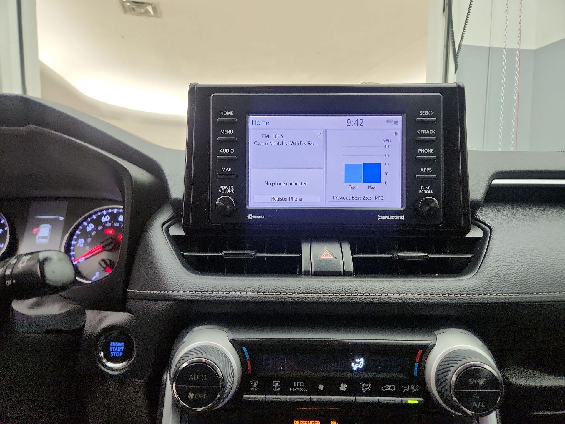 Thumbnail: 2021 Toyota RAV4 - 15