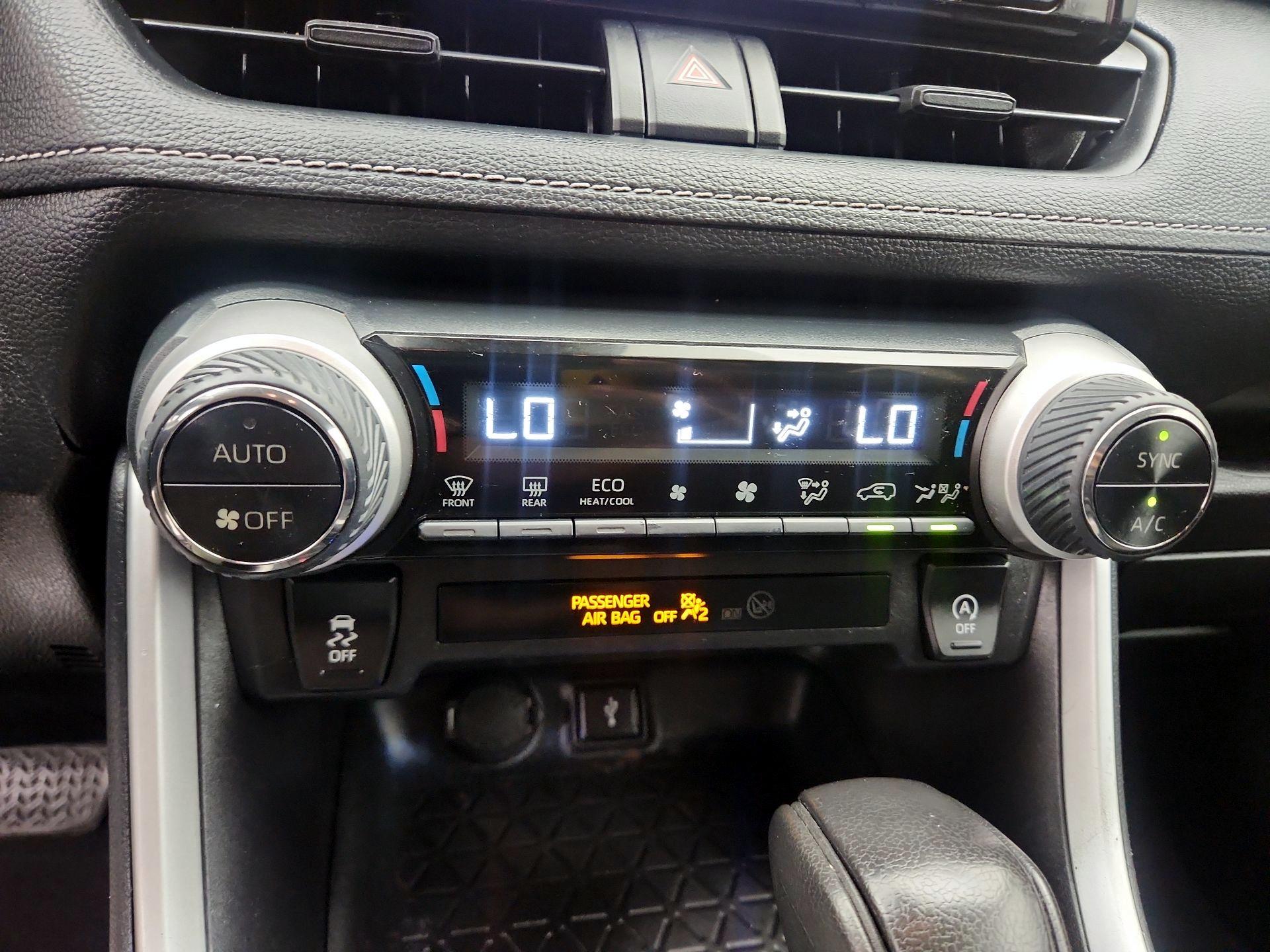 Thumbnail: 2021 Toyota RAV4 - 16