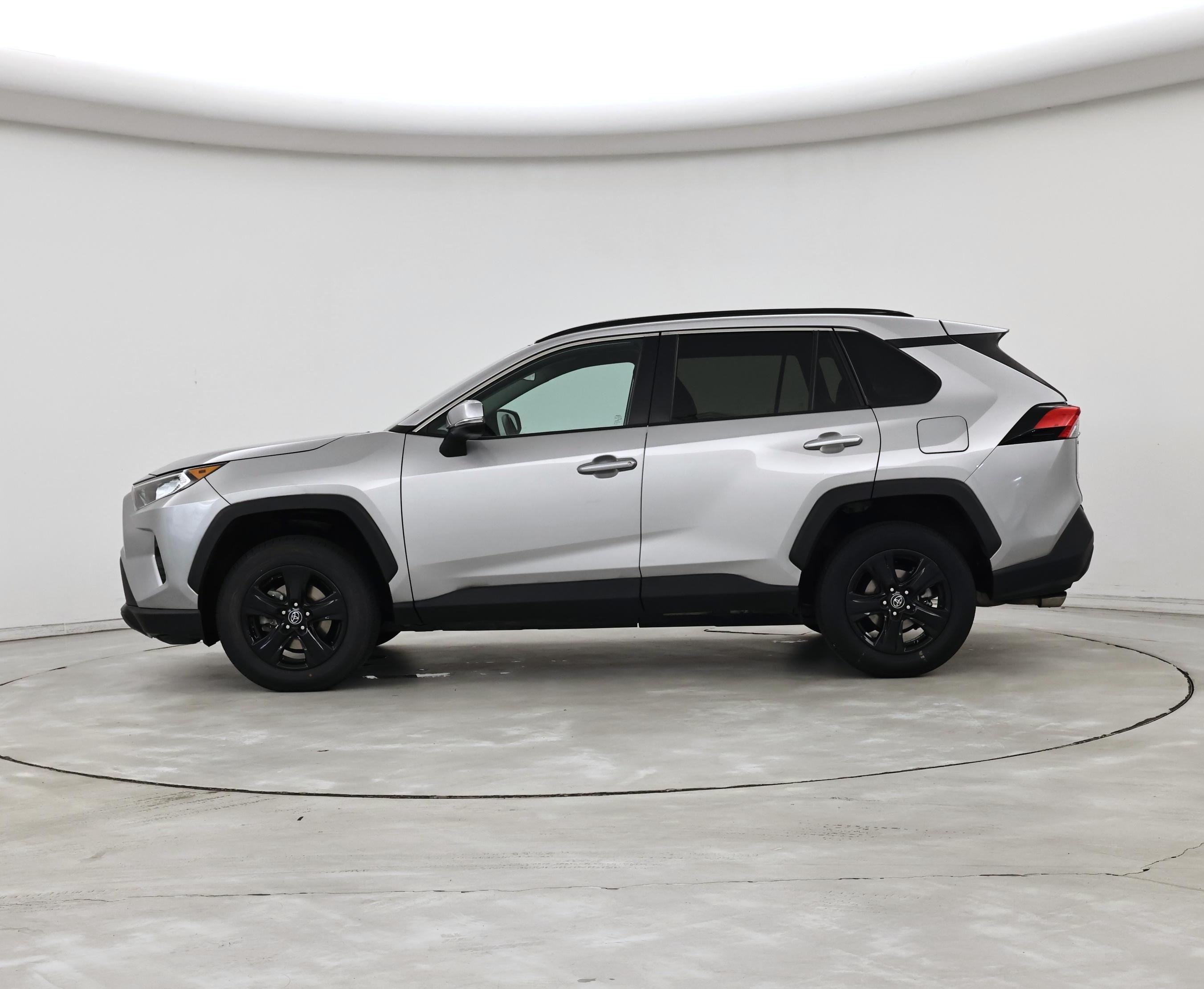Thumbnail: 2021 Toyota RAV4 - 3