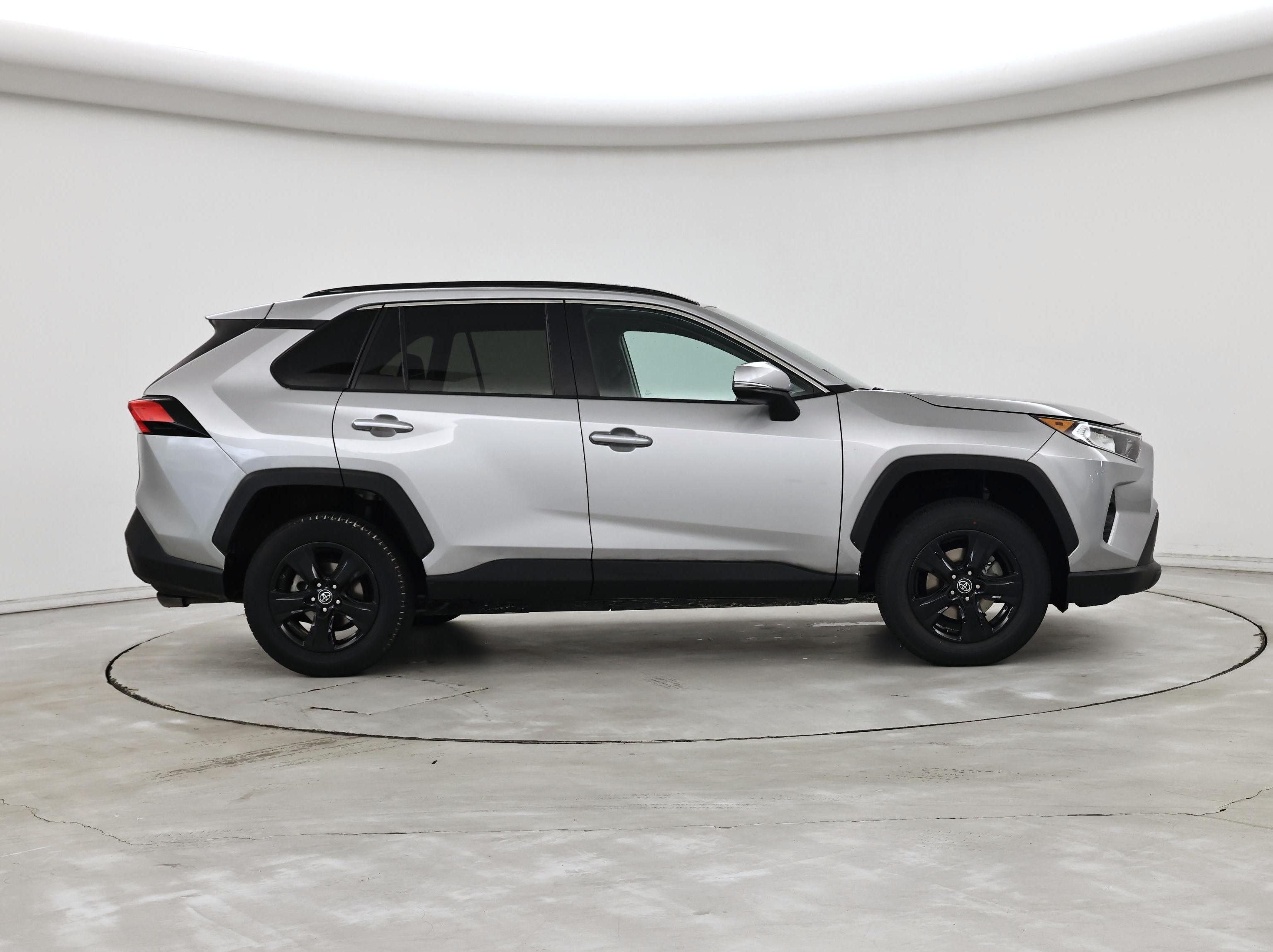 Thumbnail: 2021 Toyota RAV4 - 7