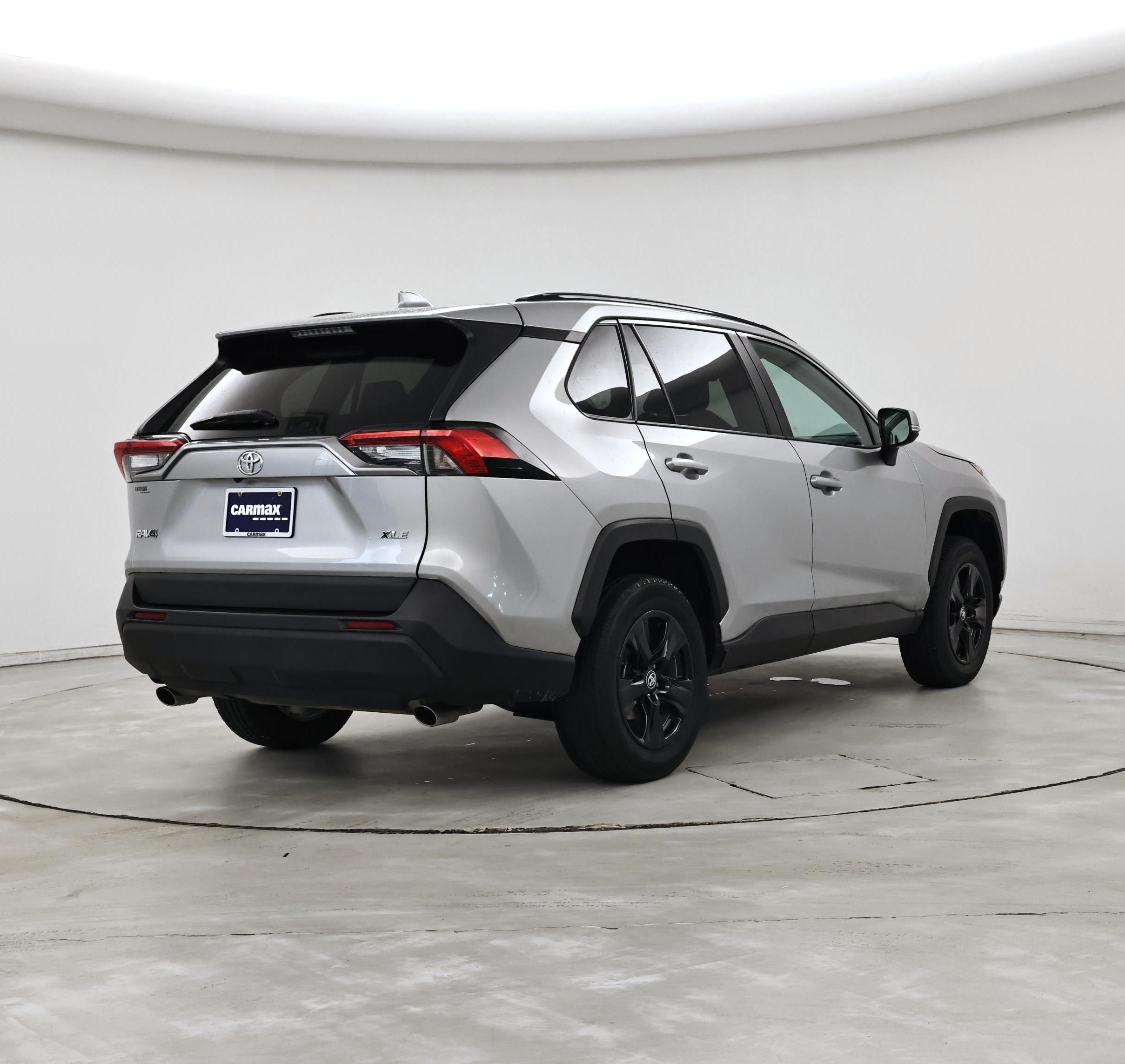 Thumbnail: 2021 Toyota RAV4 - 8