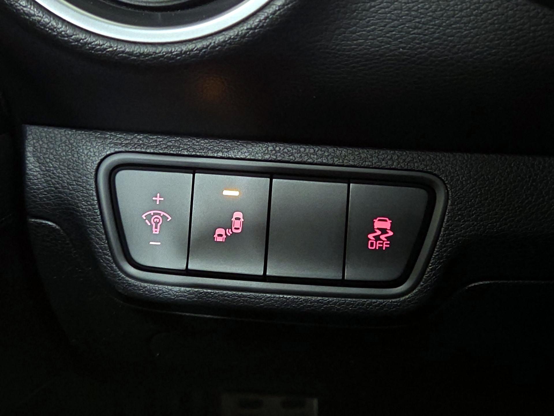 Thumbnail: 2023 Kia Forte - 13