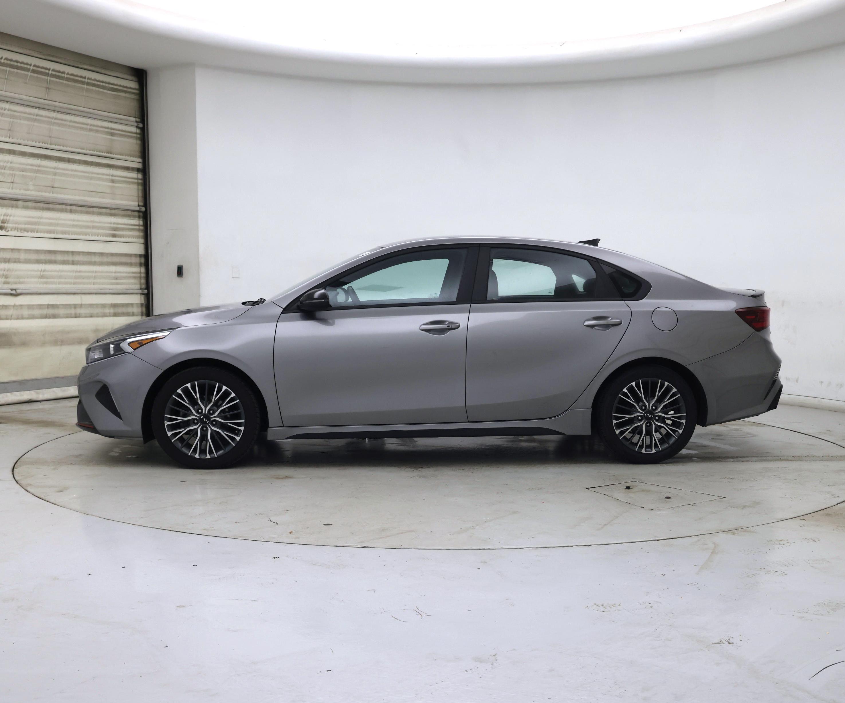 Thumbnail: 2023 Kia Forte - 3