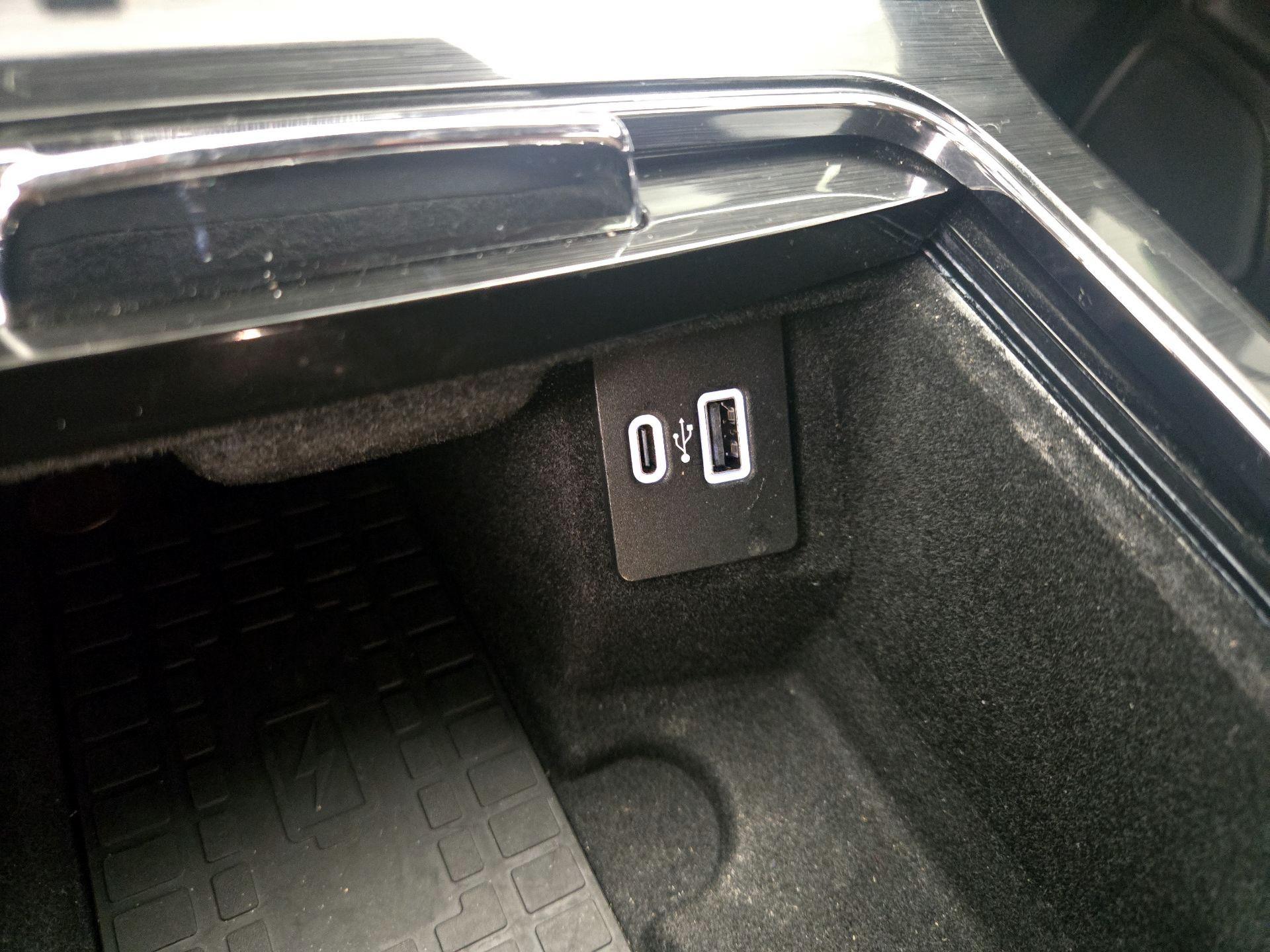 Thumbnail: 2023 Lincoln Nautilus - 19