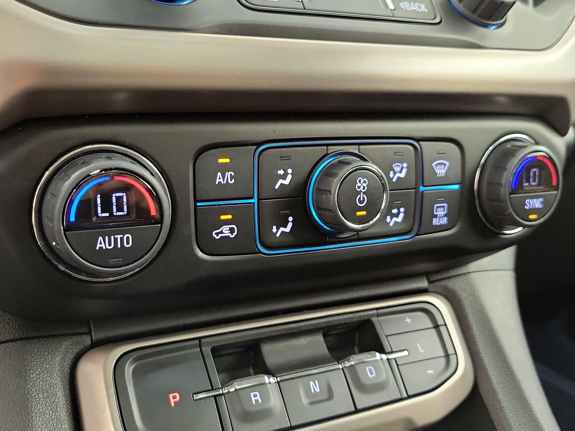 Thumbnail: 2023 GMC Acadia - 17