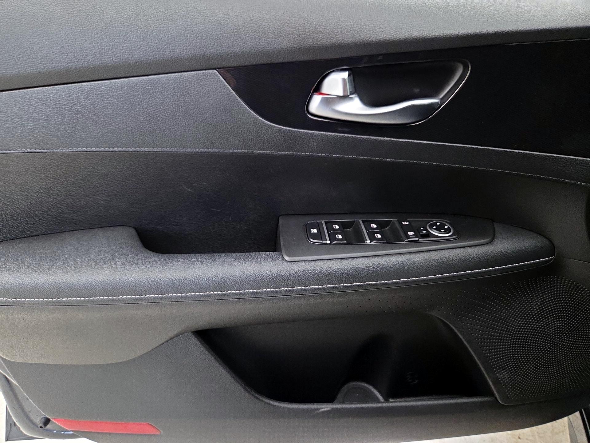 Thumbnail: 2023 Kia Forte - 12