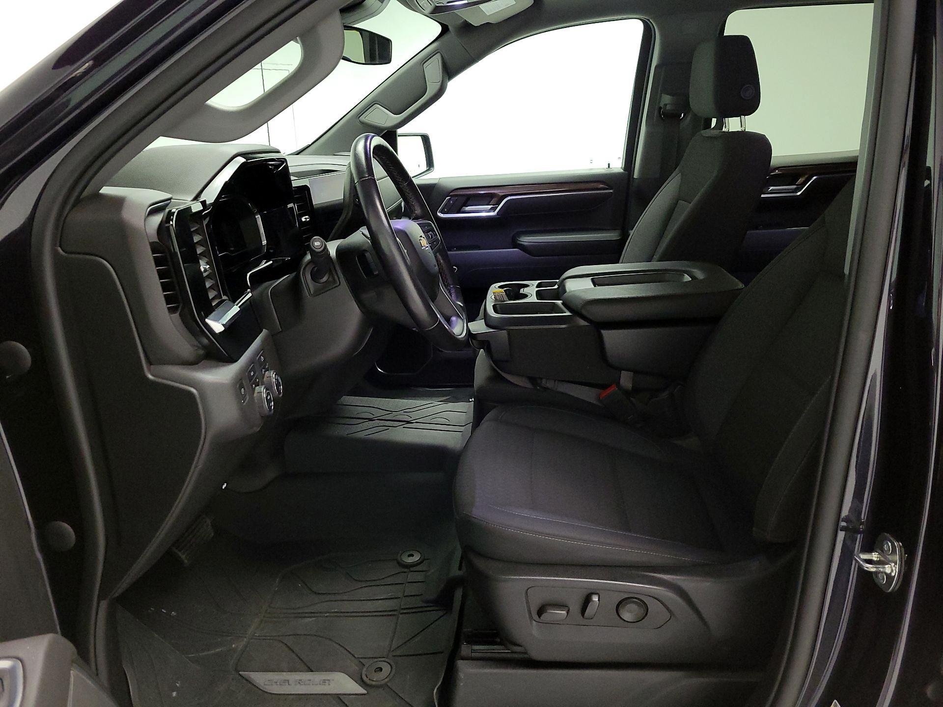 Thumbnail: 2023 Chevrolet Silverado 1500 - 16