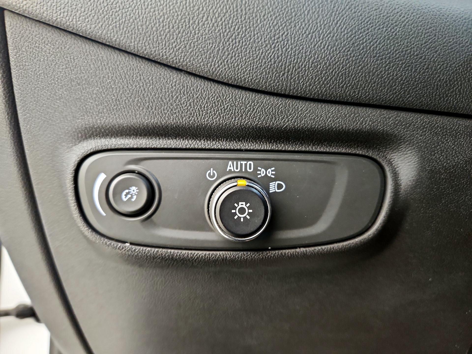 Thumbnail: 2022 Chevrolet Equinox - 13