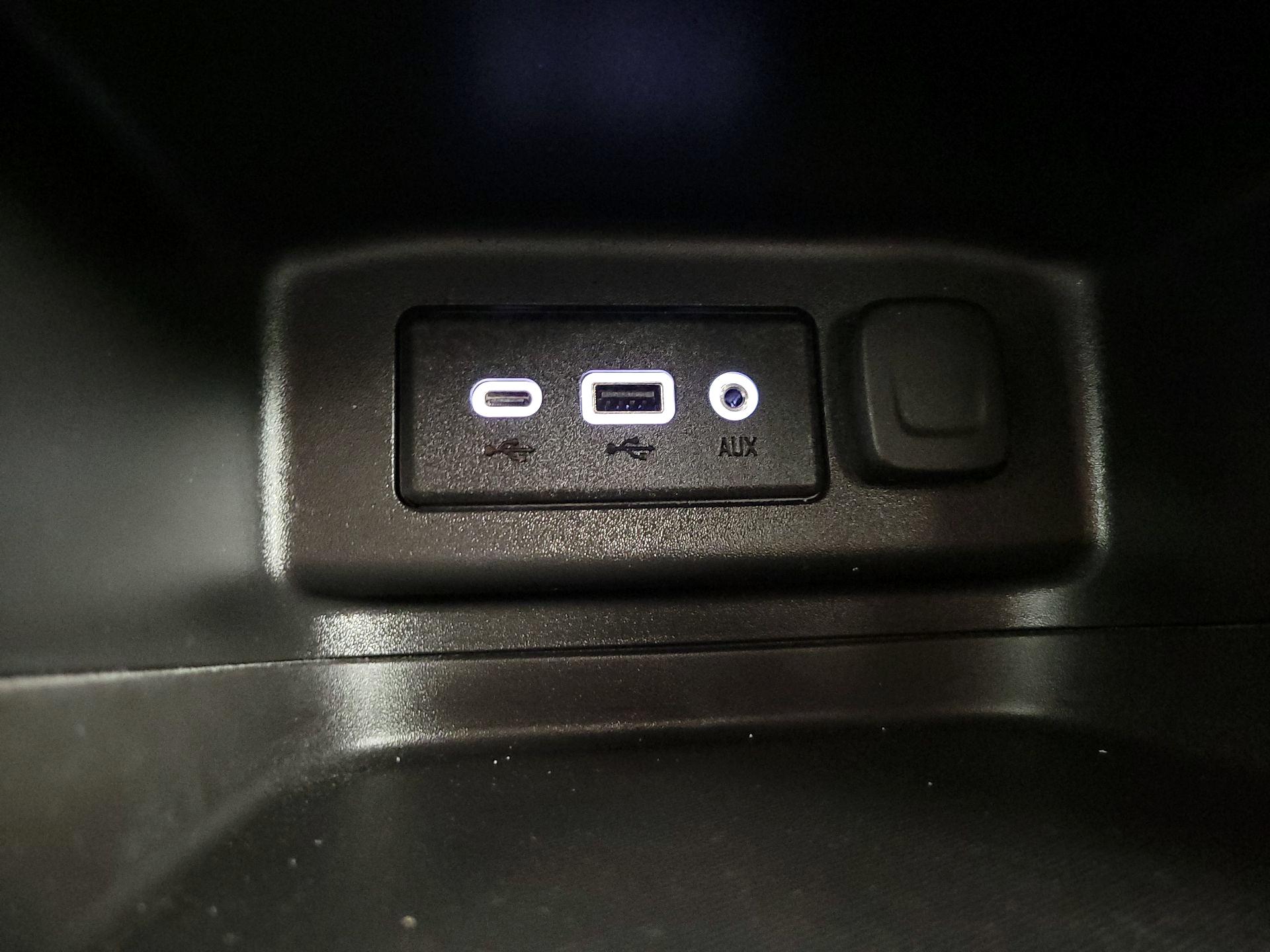 Thumbnail: 2022 Chevrolet Equinox - 18