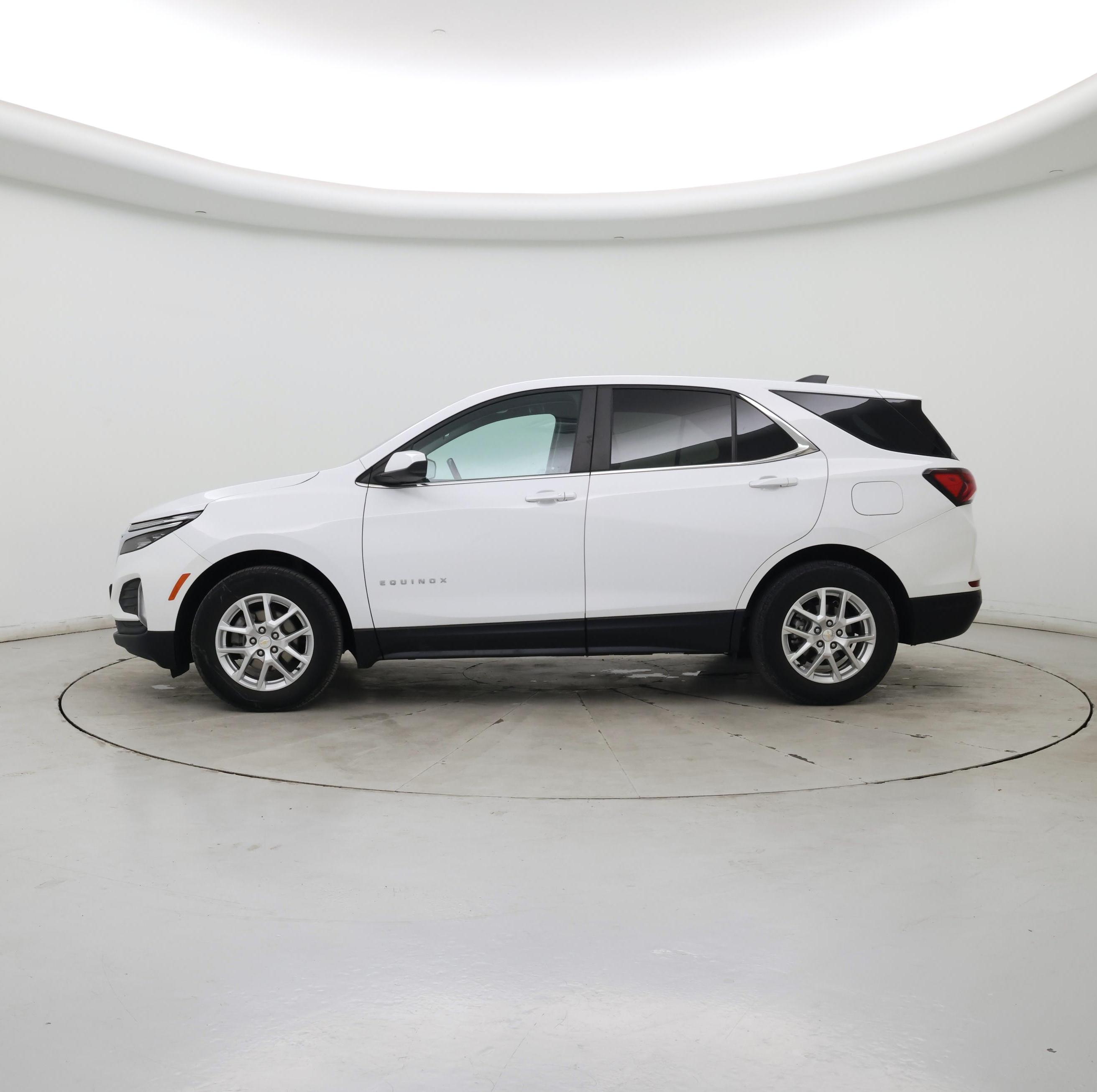 Thumbnail: 2022 Chevrolet Equinox - 3