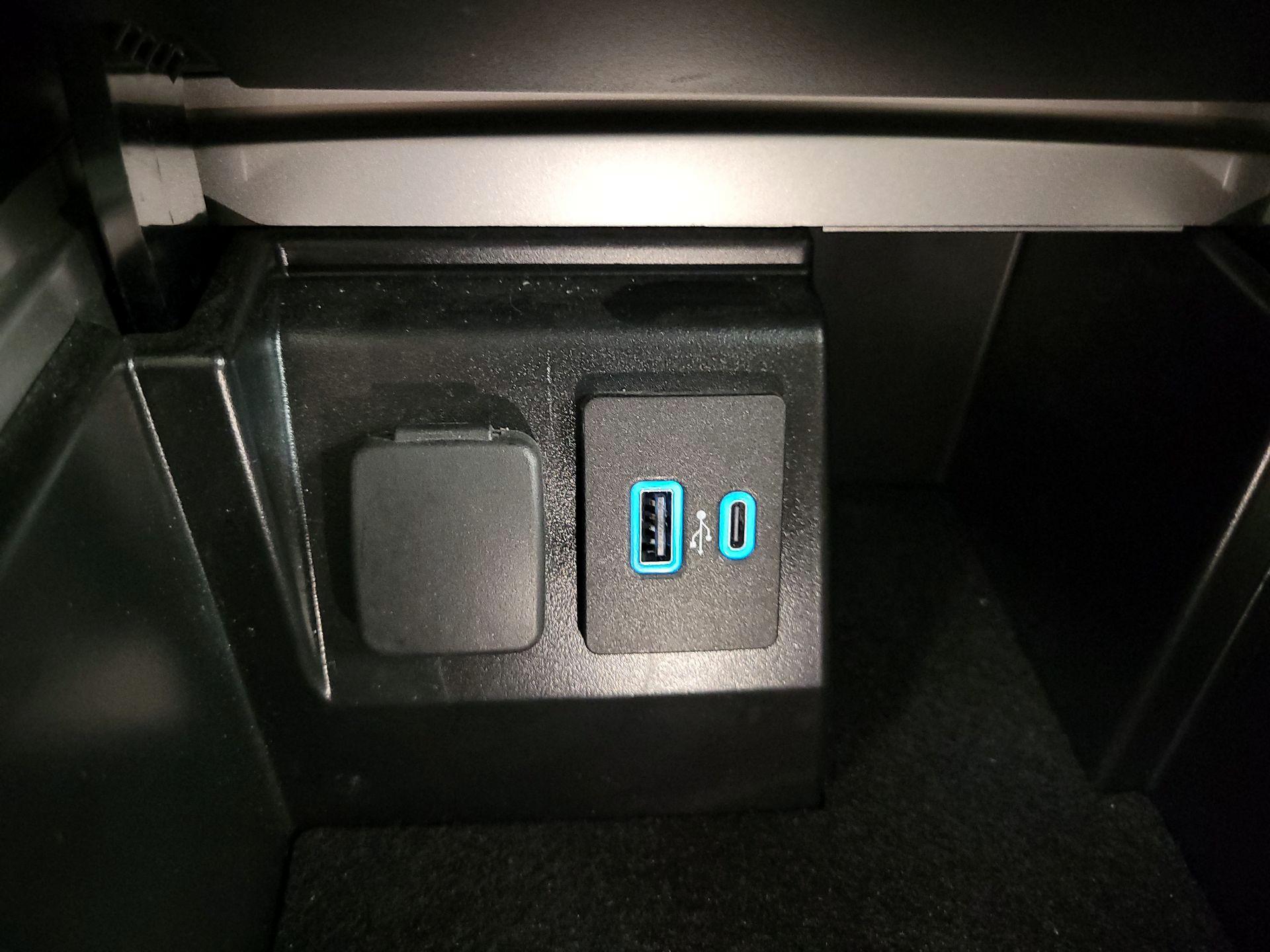 Thumbnail: 2022 Ford Explorer - 19