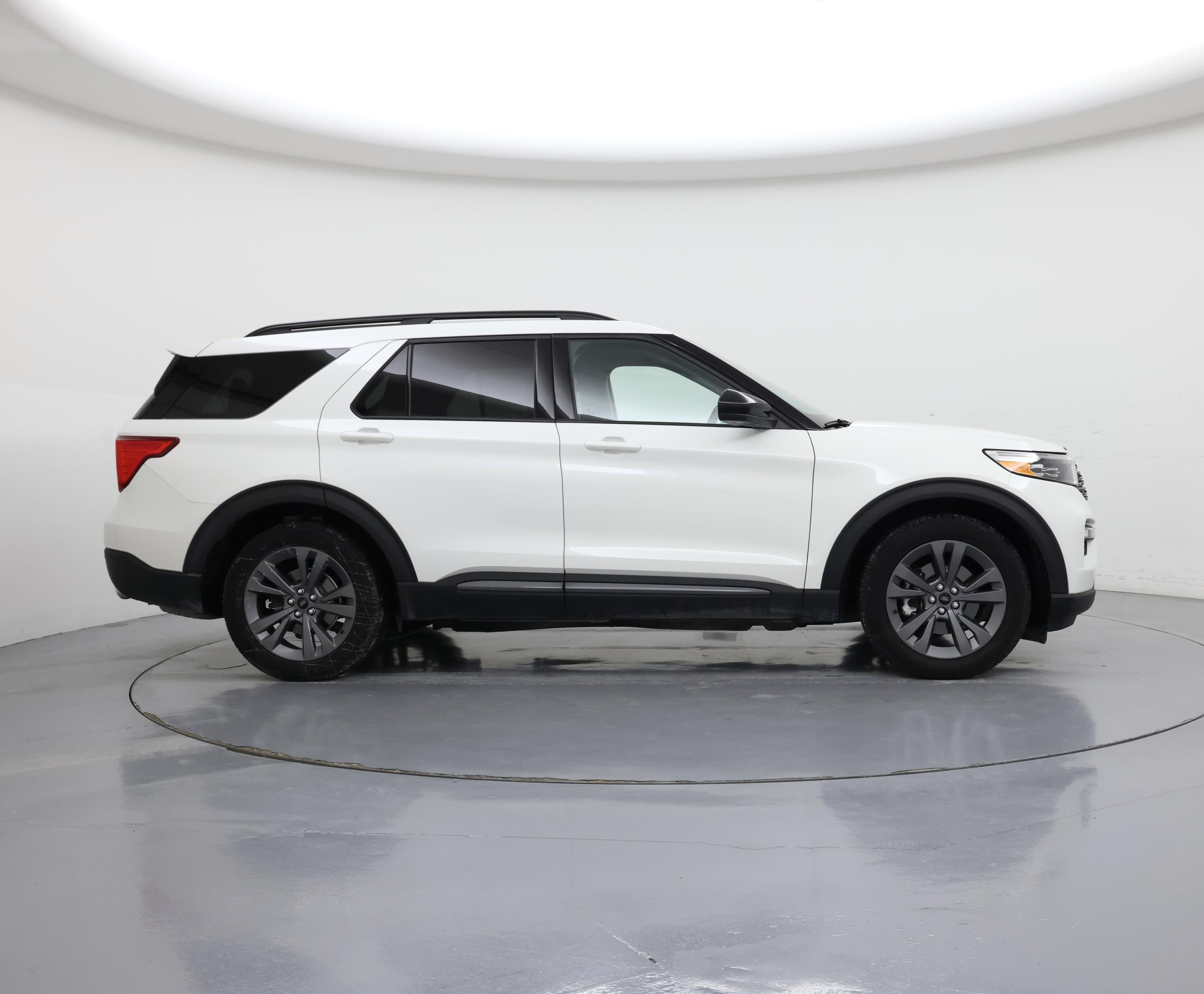 Thumbnail: 2022 Ford Explorer - 7