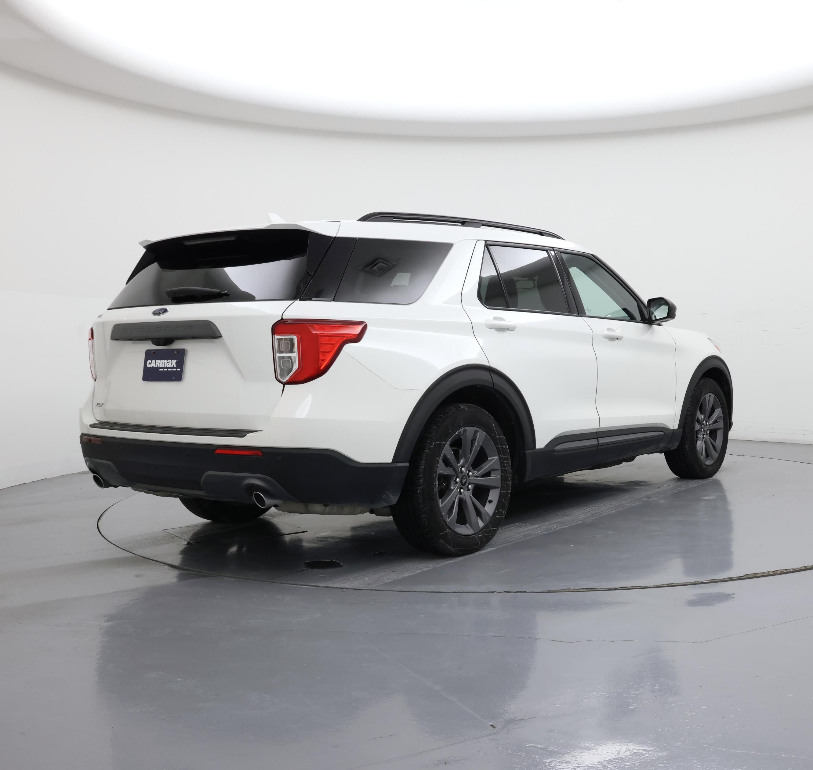 Thumbnail: 2022 Ford Explorer - 8