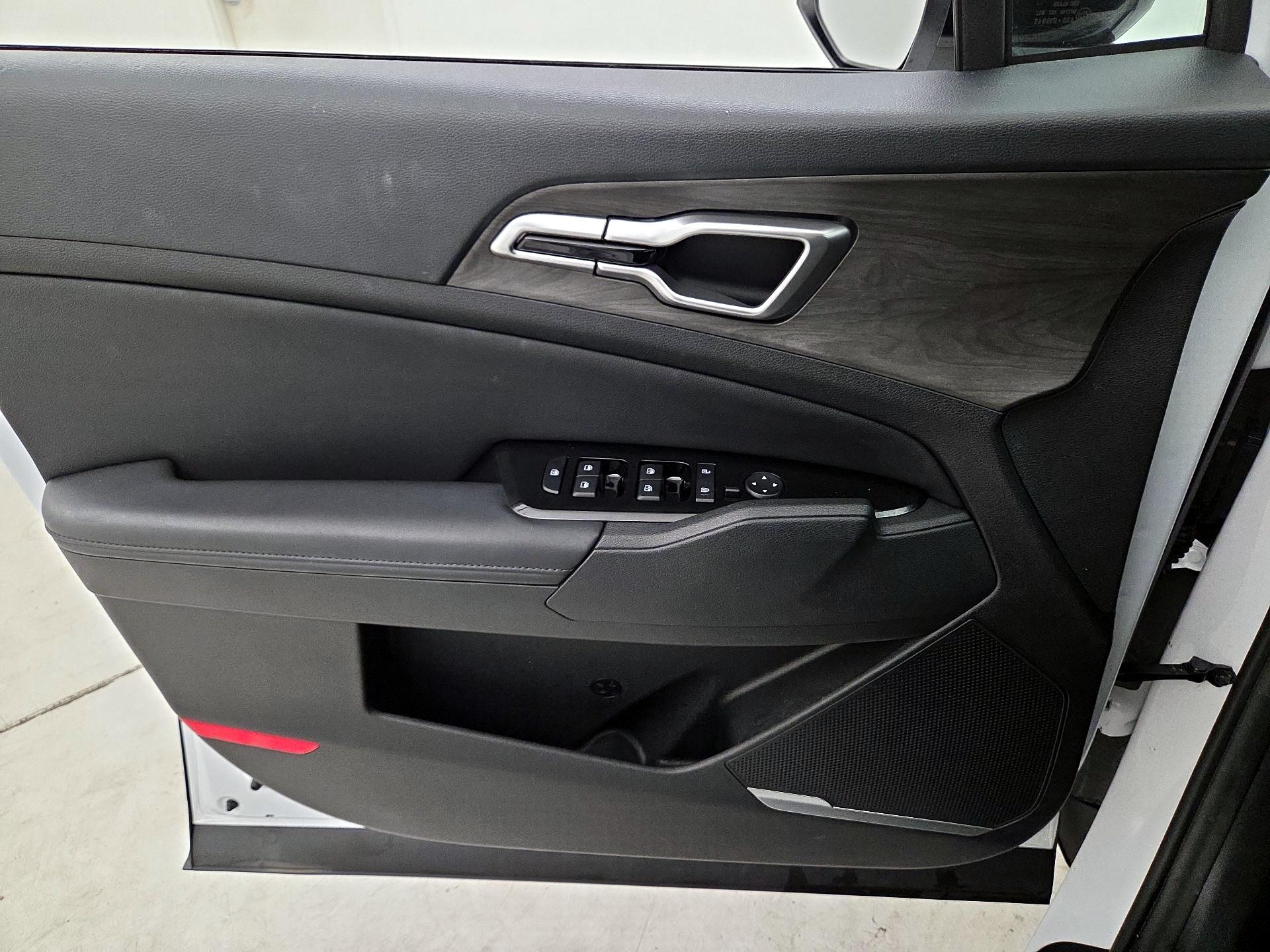 Thumbnail: 2023 Kia Sportage - 12