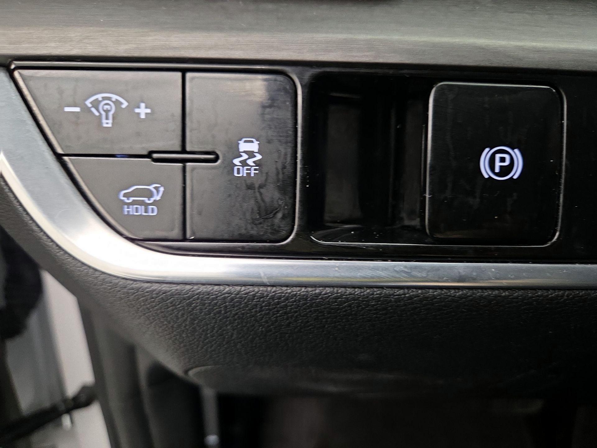 Thumbnail: 2023 Kia Sportage - 13