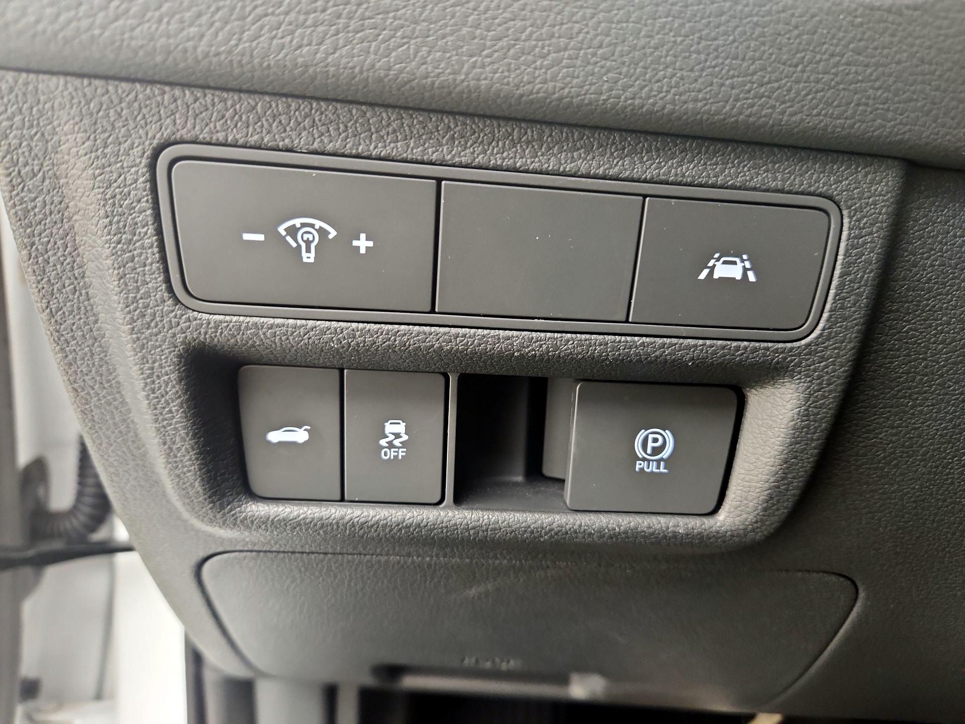 Thumbnail: 2023 Hyundai Sonata - 13