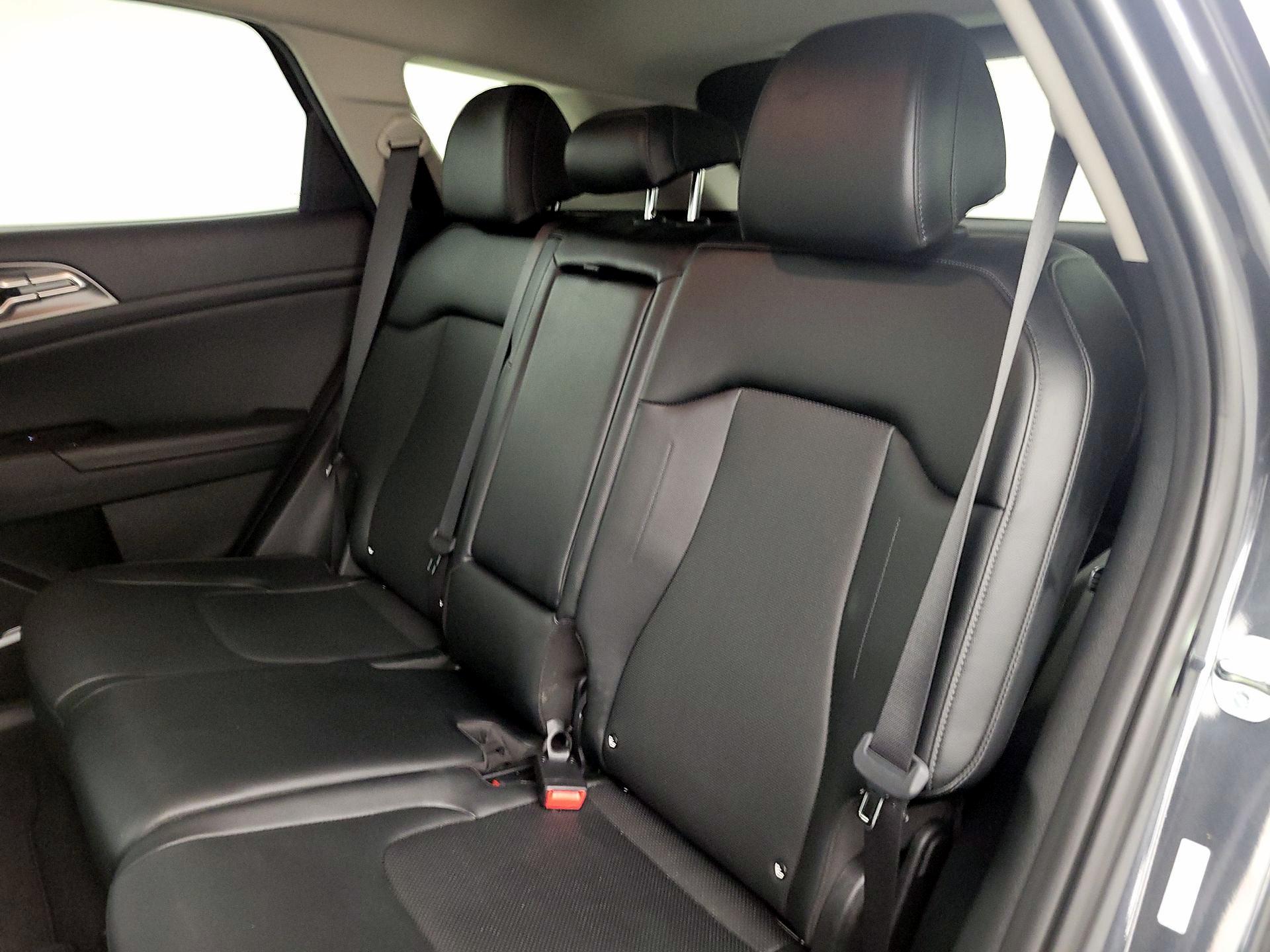 Thumbnail: 2023 Kia Sportage - 20