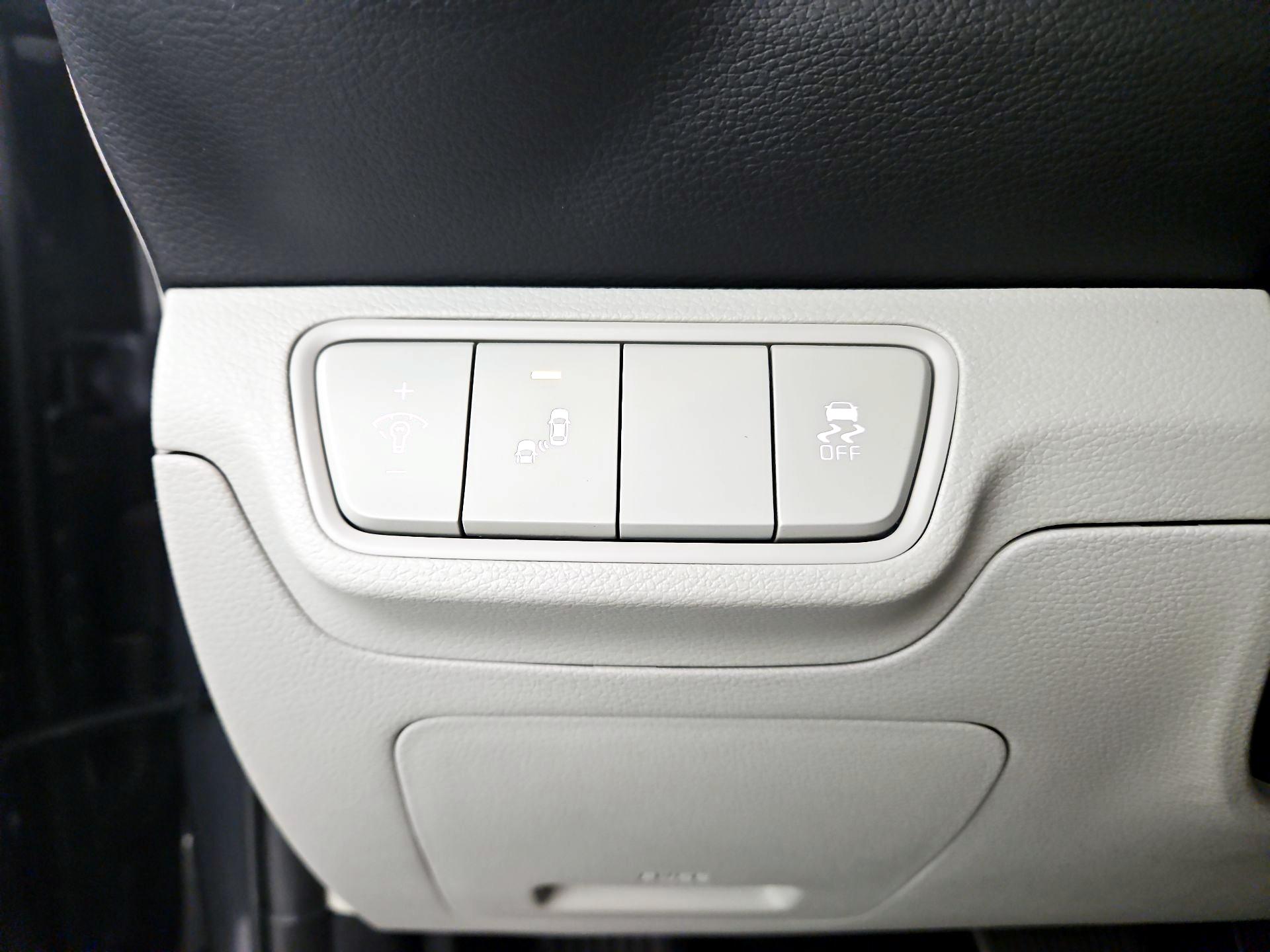 Thumbnail: 2023 Kia Forte - 13