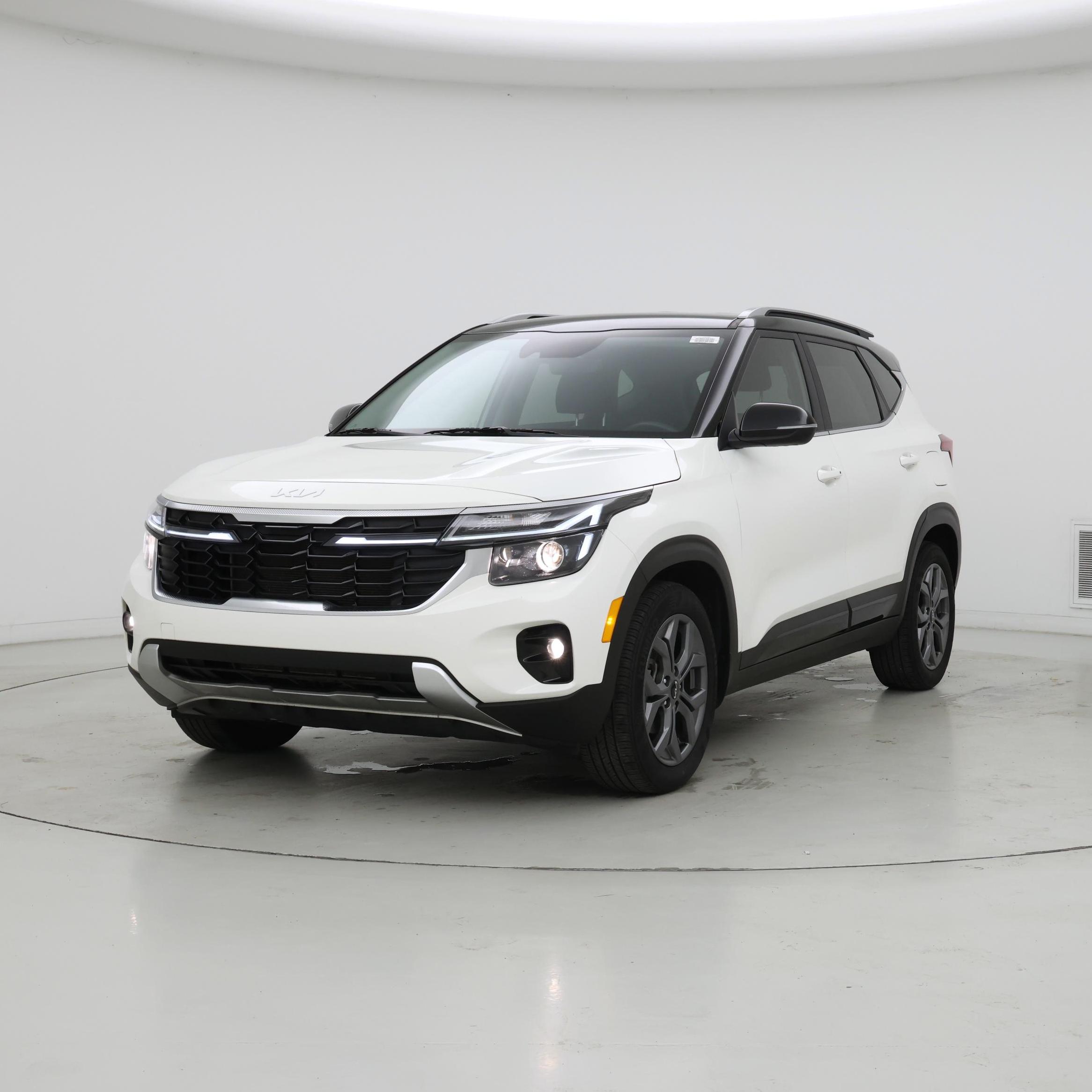 Thumbnail: 2024 Kia Seltos - 4