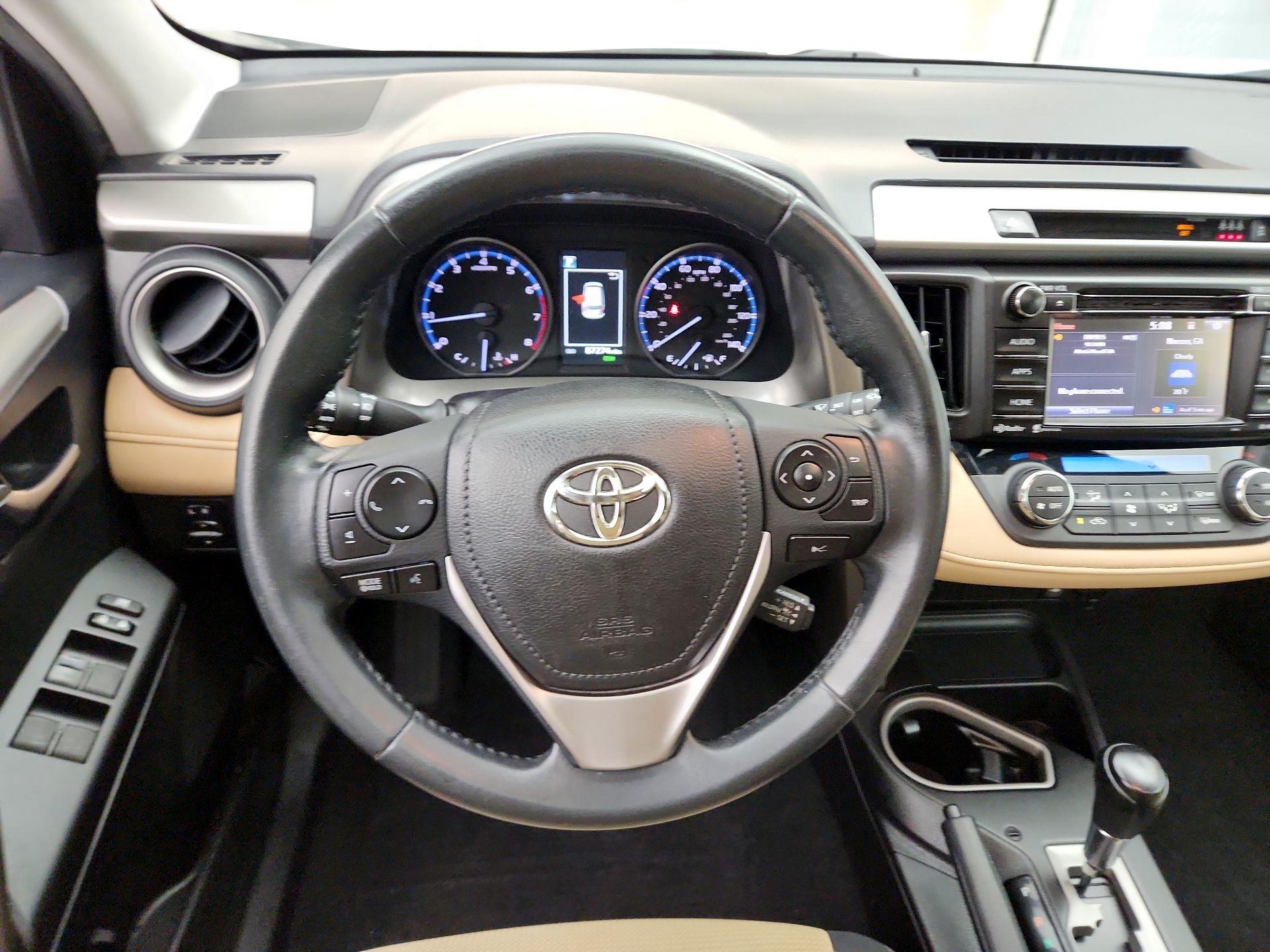 Thumbnail: 2018 Toyota RAV4 - 10